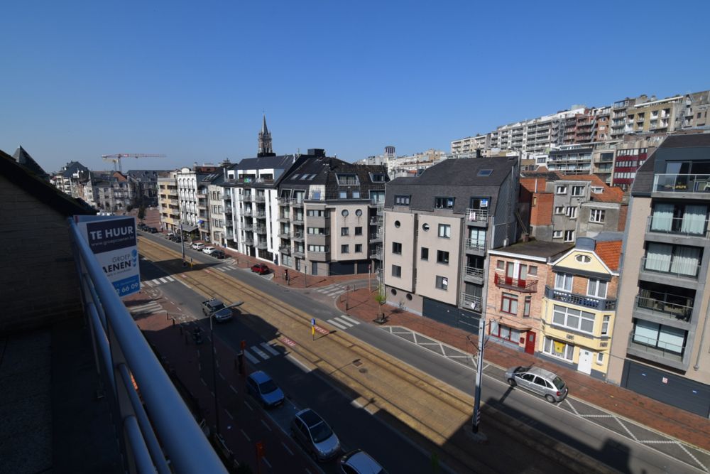 Mooi duplexappartement met drie slaapkamers en twee zongerichte terrassen. foto 6