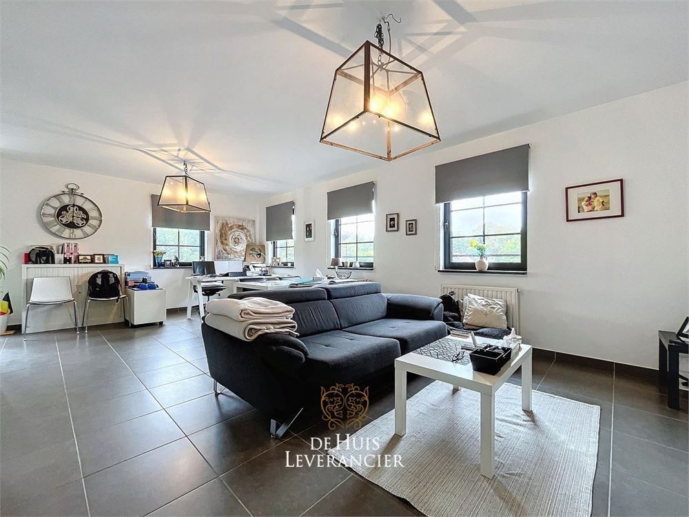 Prachtig Penthouseappartement (2 slpk) in hartje Hove te koop foto {{pictureIndex}}