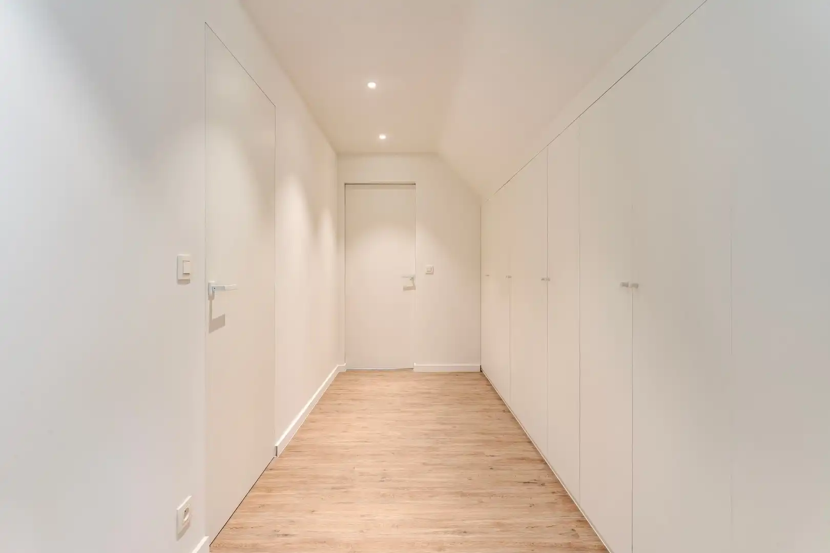 Exclusief gerenoveerde vrijstaande villa in rustige en residentiële omgeving foto 21