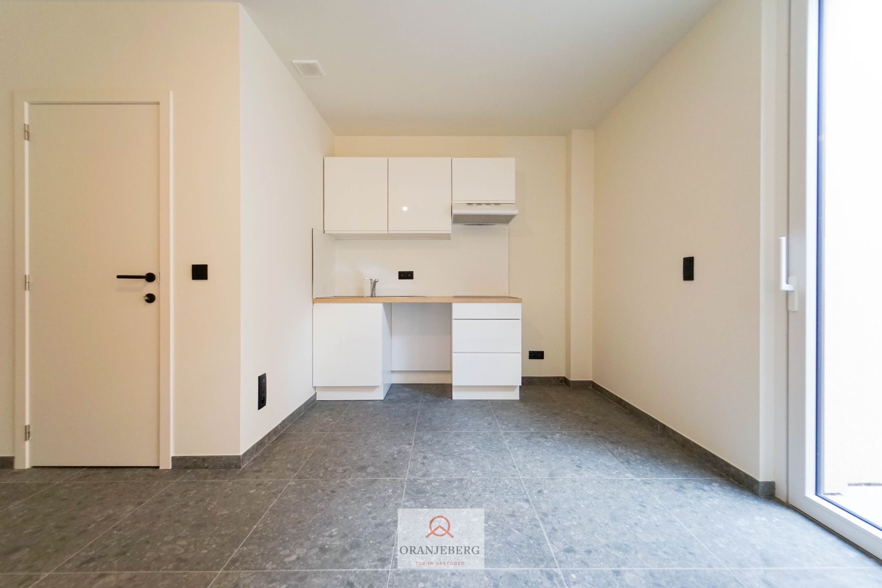 Unieke BEN-woning te huur met 3 slaapkamers én studio foto 2
