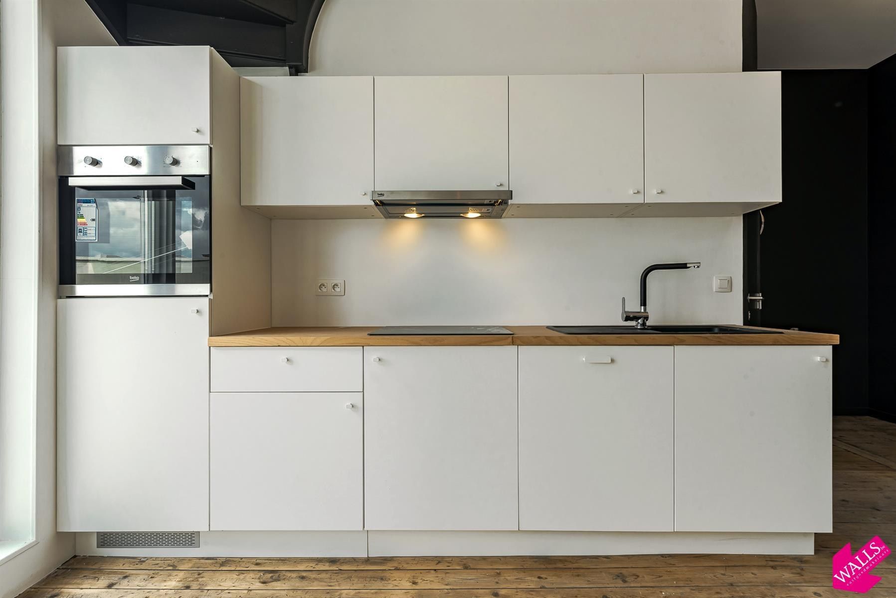 één slaapkamer appartement met terras foto 4