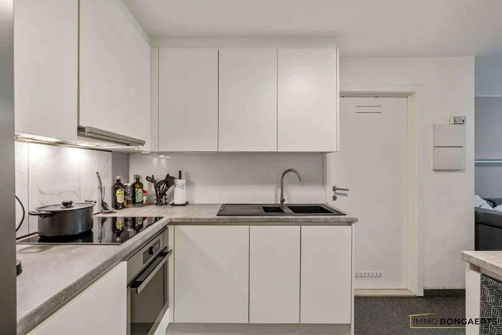 Gemeubeld appartement met 2 slaapkamers foto 7