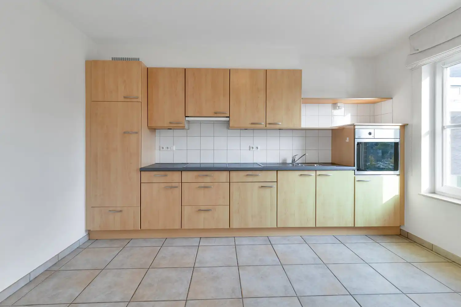 Ruim, licht en zorgeloos wonen in het hart van Lanaken! foto 9