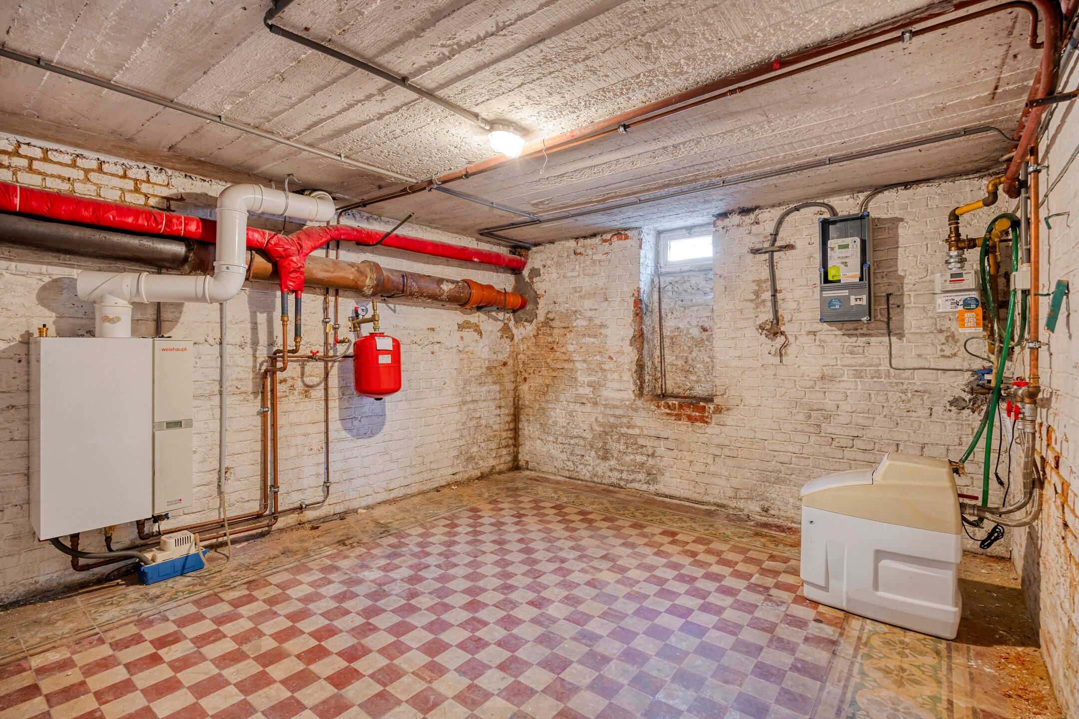 Te renoveren woning op een uitstekende locatie  foto 25