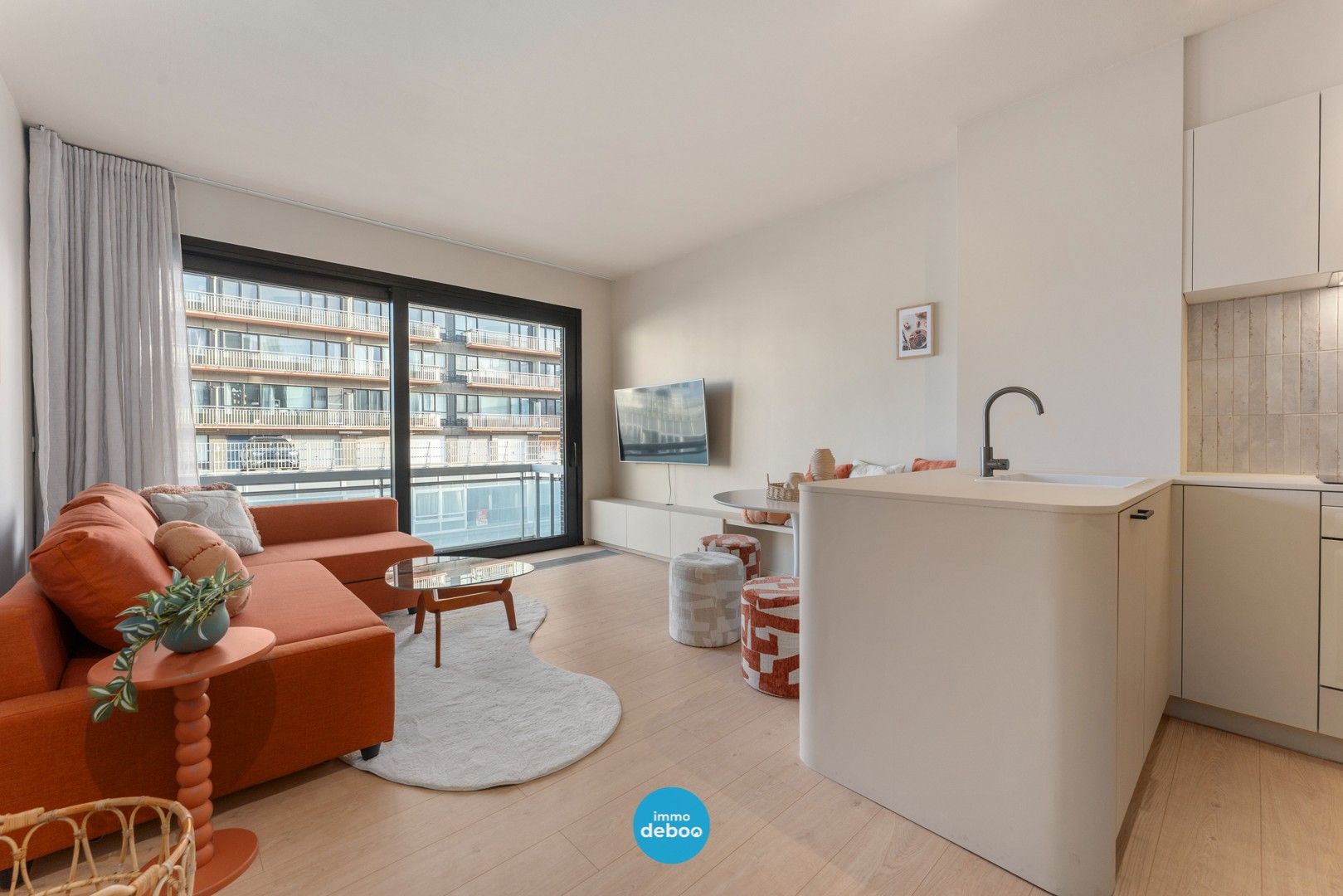 Compleet gerenoveerde studio op topligging foto 2