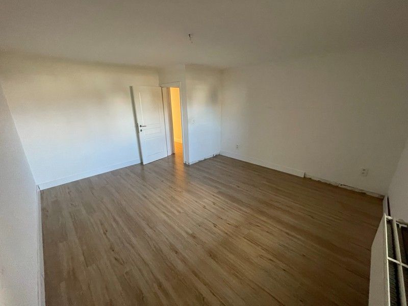 Ruim gelijkvloers appartement met centrumligging en private inkom foto 16