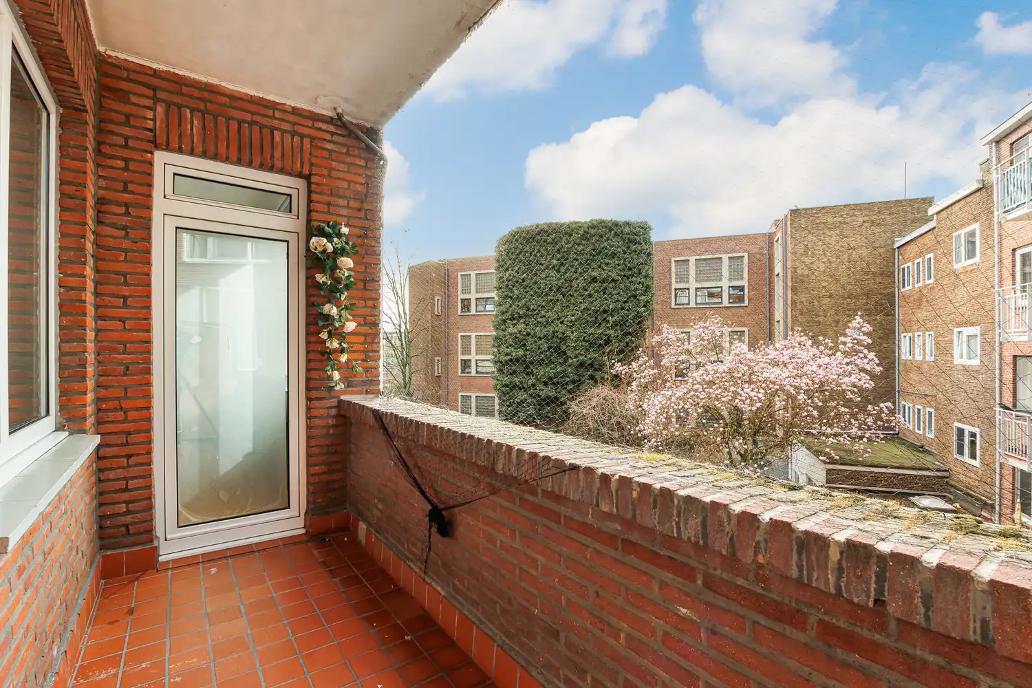 Instapklaar appartement met terras en 2 slaapkamers (ca. 90 m²). foto 11