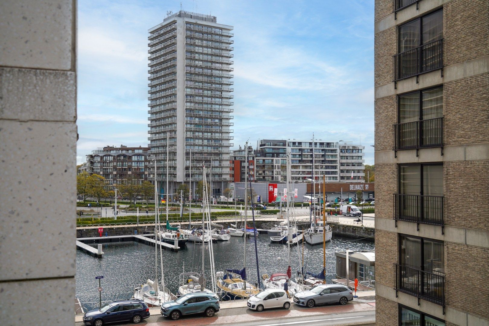 Volledig vernieuwd 3-slaapkamerappartement in hartje Oostende foto 10