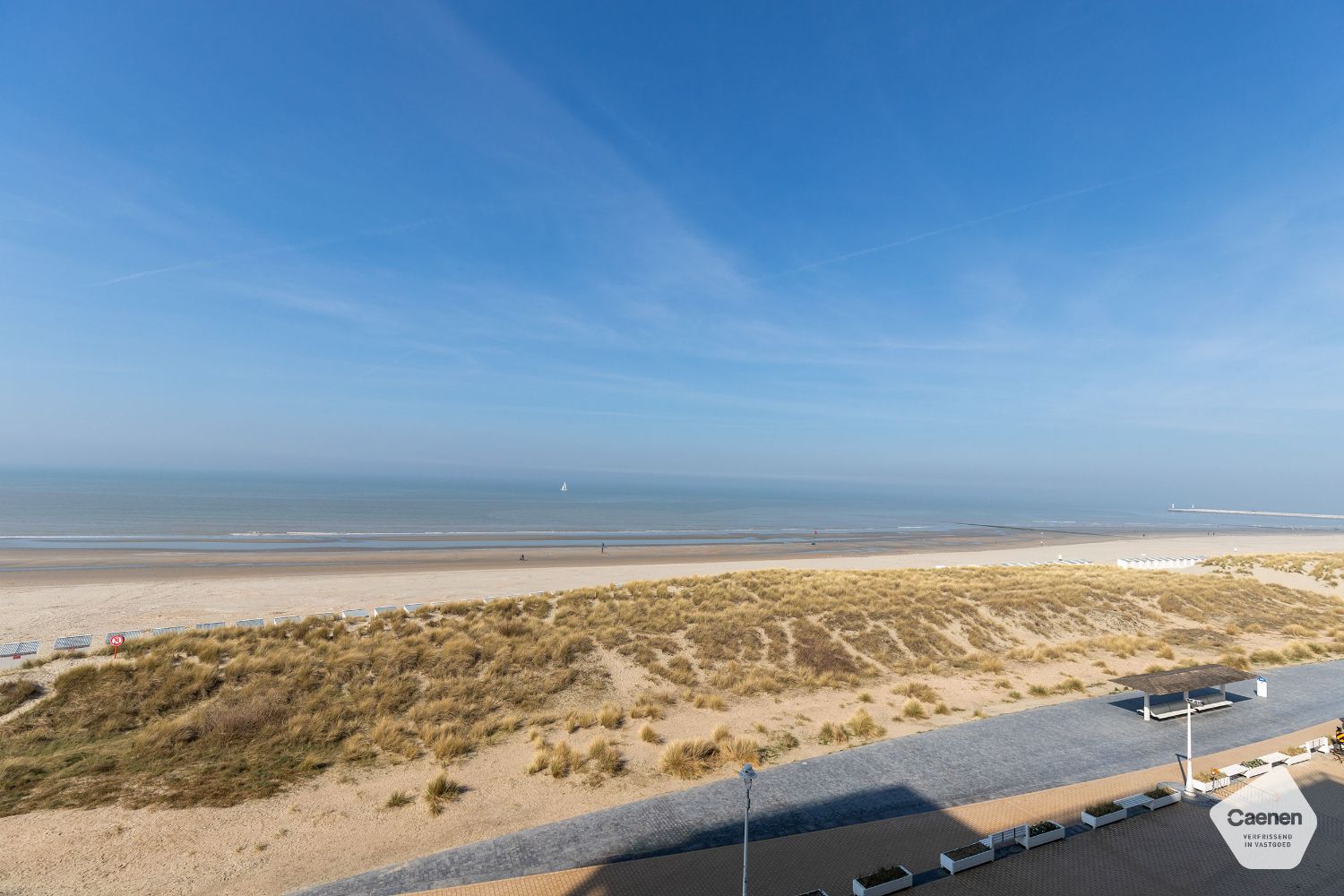 Super gezellige studio met fantastisch frontaal zeezicht foto 8