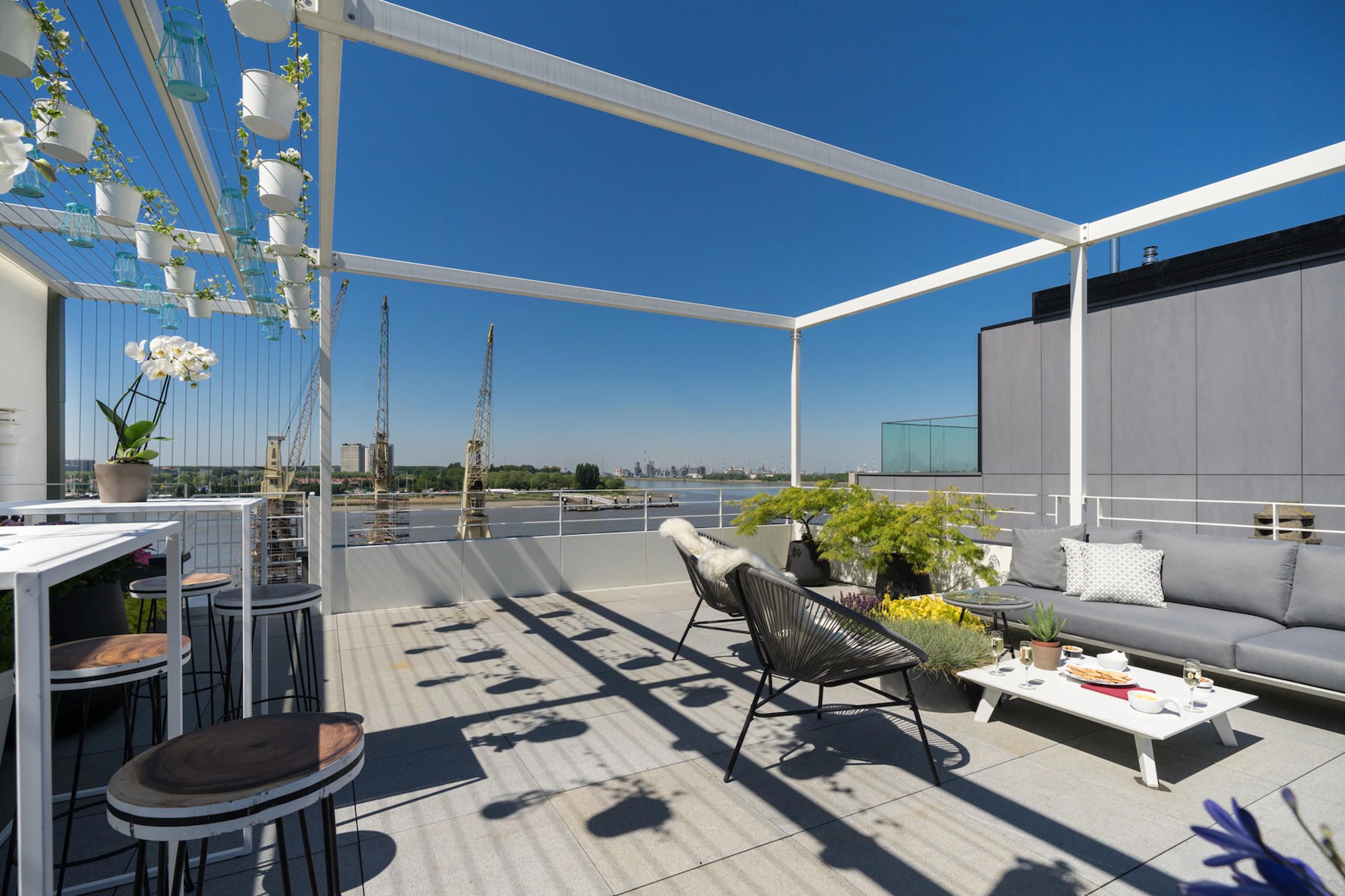 ANTWERPEN - Uniek penthouse met royale terrassen foto 13