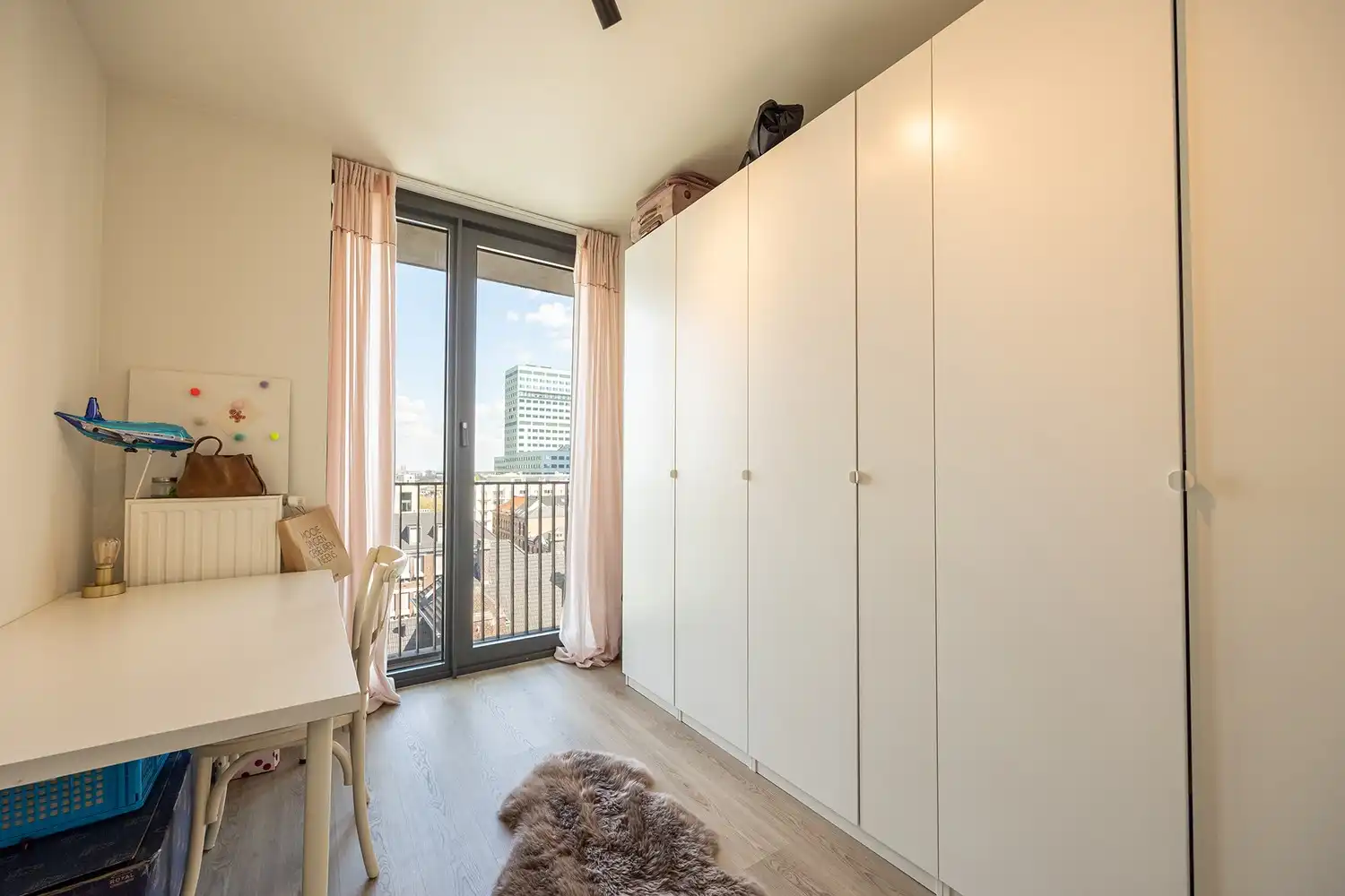 Licht en instapklaar appartement met 2 terrassen (23 m2) op toplocatie ’t Eilandje - Cadiz foto 17