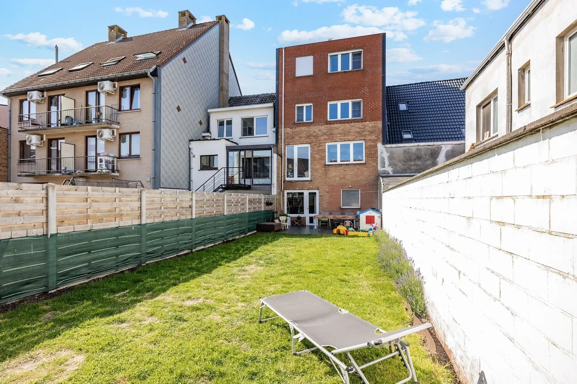 Ruime gezinswoning (225 m²) met 6 slaapkamers, garage en zonnige tuin in Oostende  foto 11