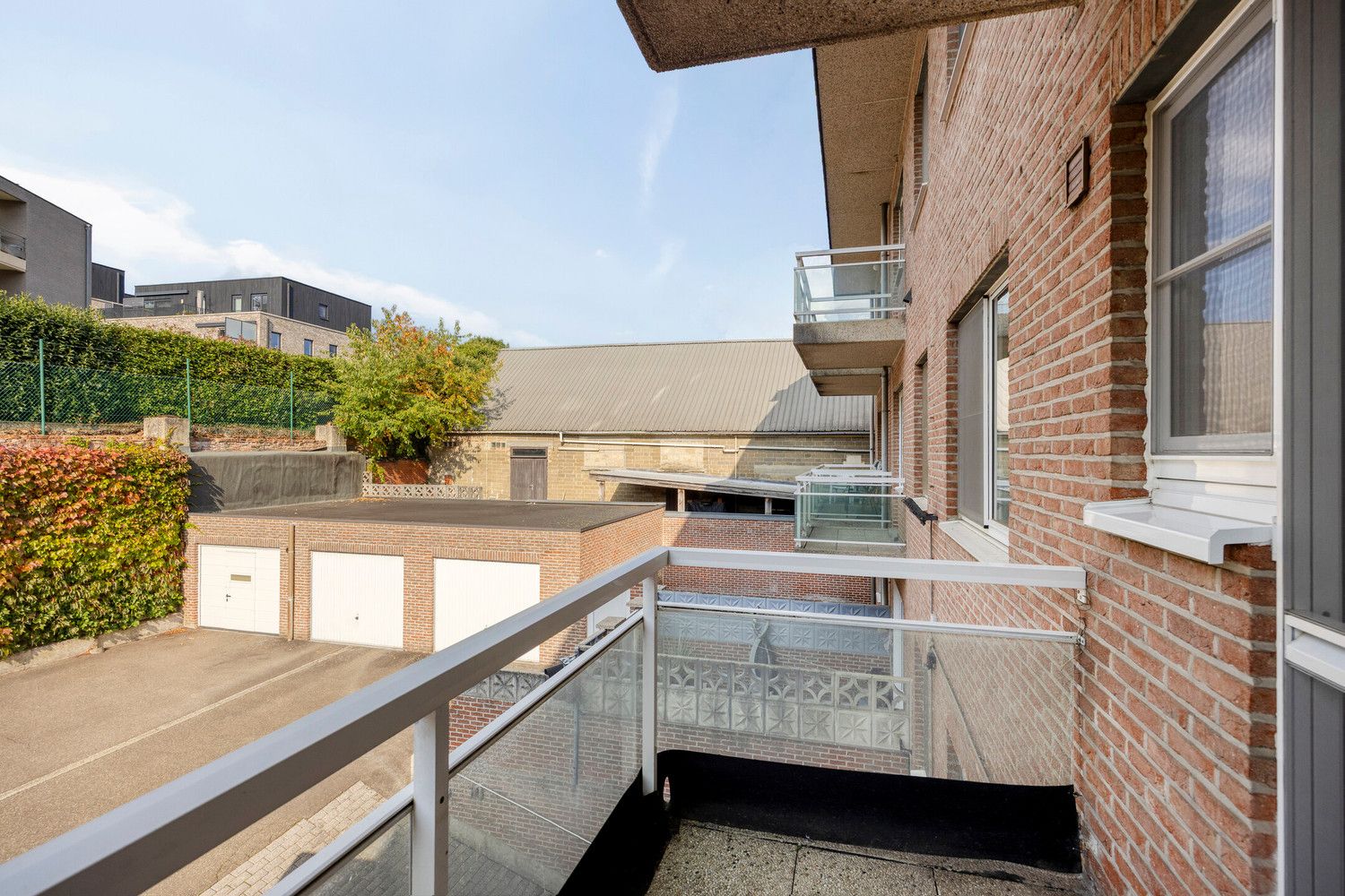 RUIM EN LICHT APPARTEMENT MET 3 SLPKS, TERRASSEN EN GARAGE IN HET HARTJE VAN LUMMEN! foto 13
