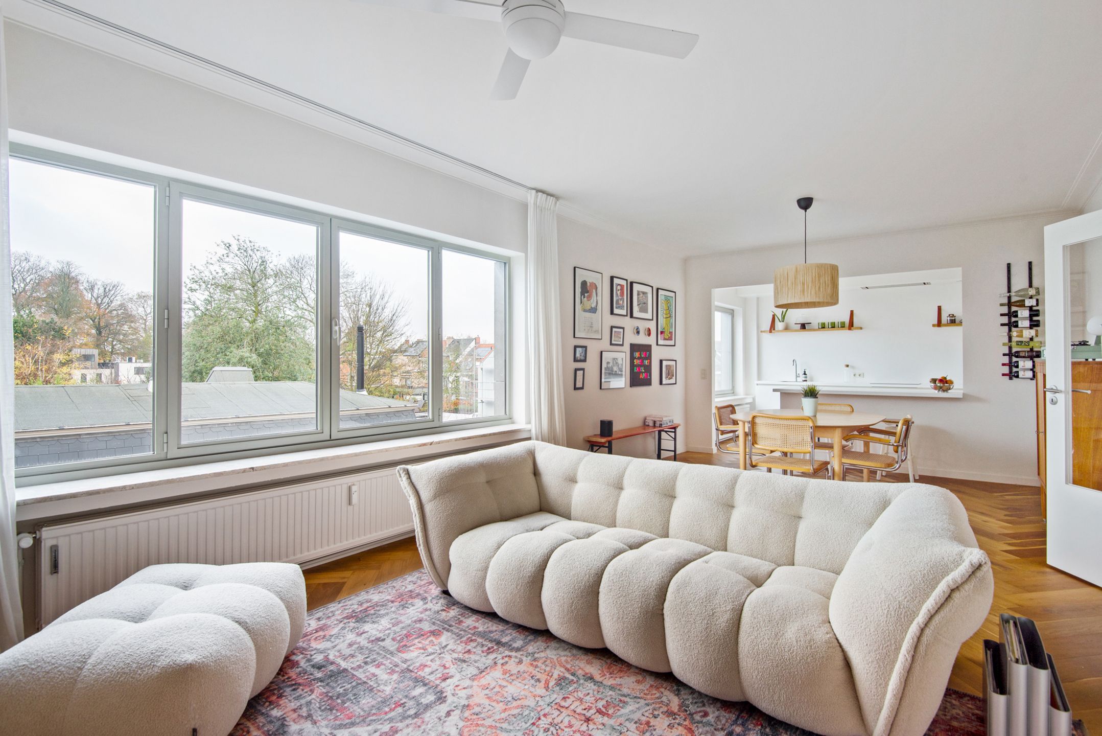 Prachtig gerenoveerd appartement - overdekt terras en garage foto {{pictureIndex}}