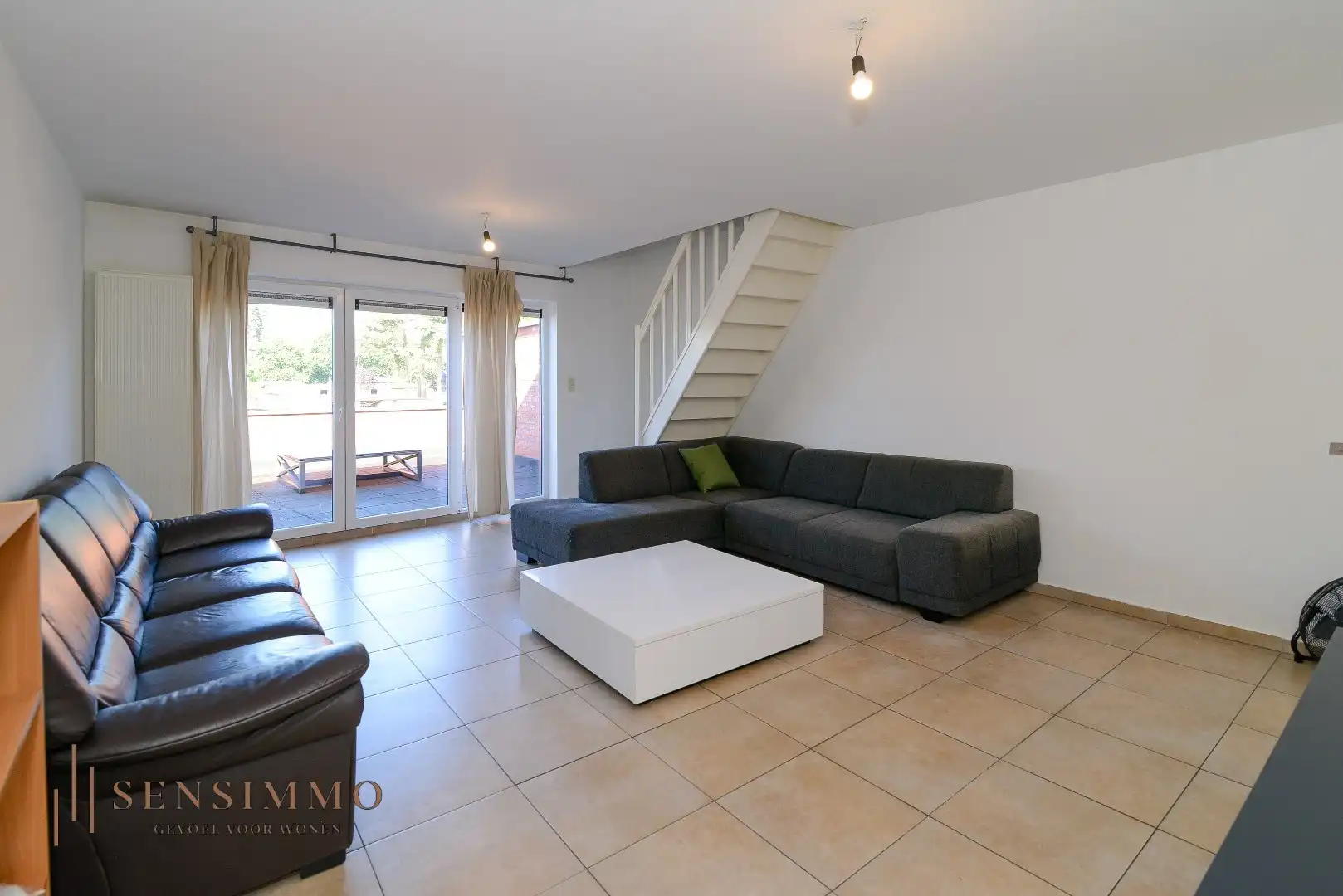 Ruim duplex met 2 slaapkamers, ruim terras en autostaanplaats  foto 2