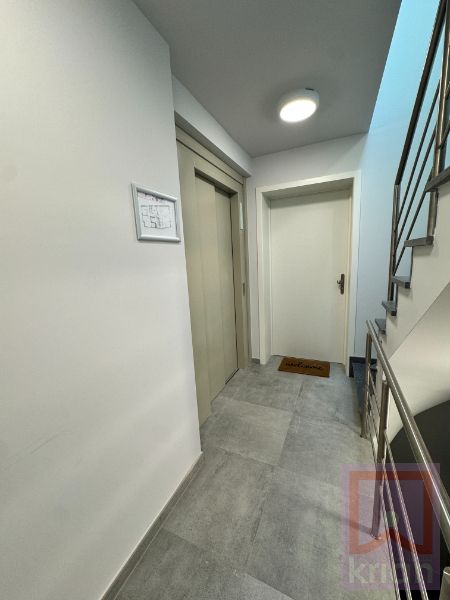 Recent luxeappartement (2021), 2 slpks, zonneterras, lift en carport – centrum Geel foto 2