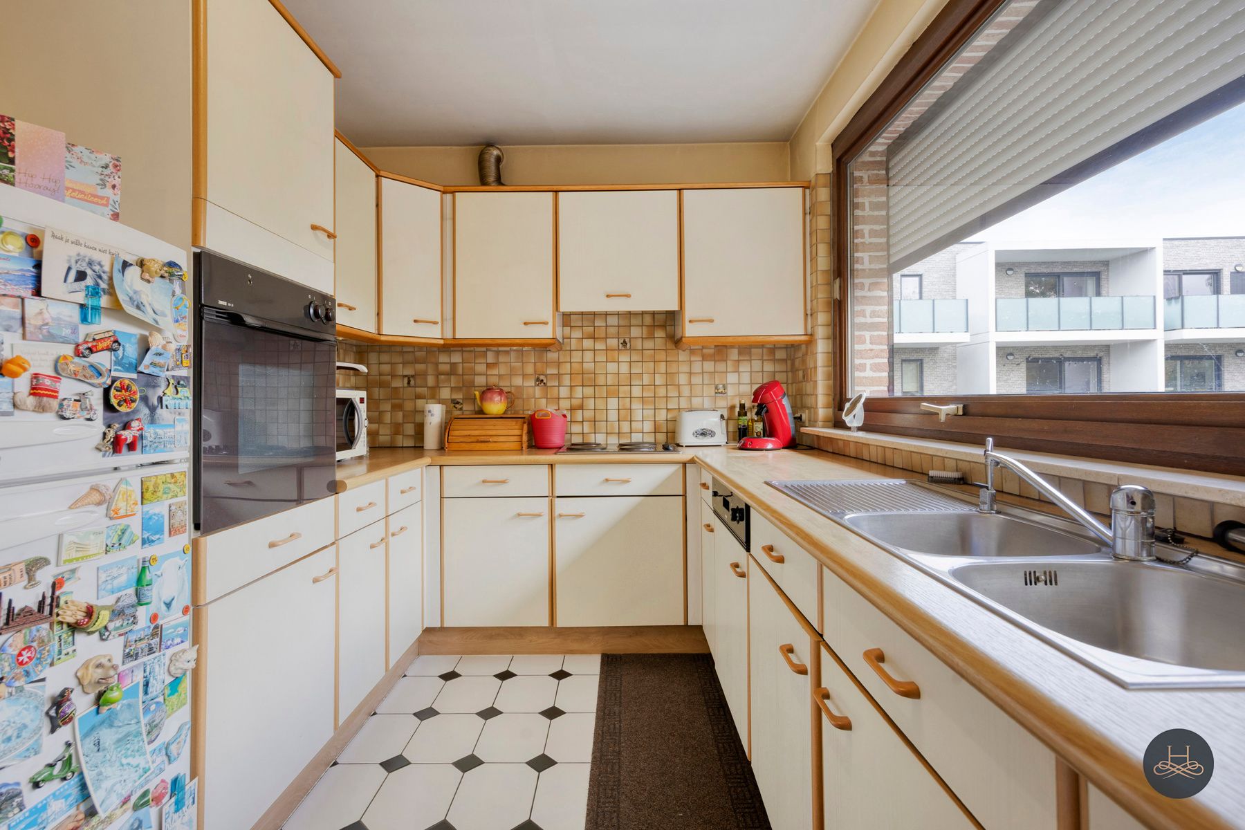Ruime woning met handelsruimte en veel potentieel foto 11