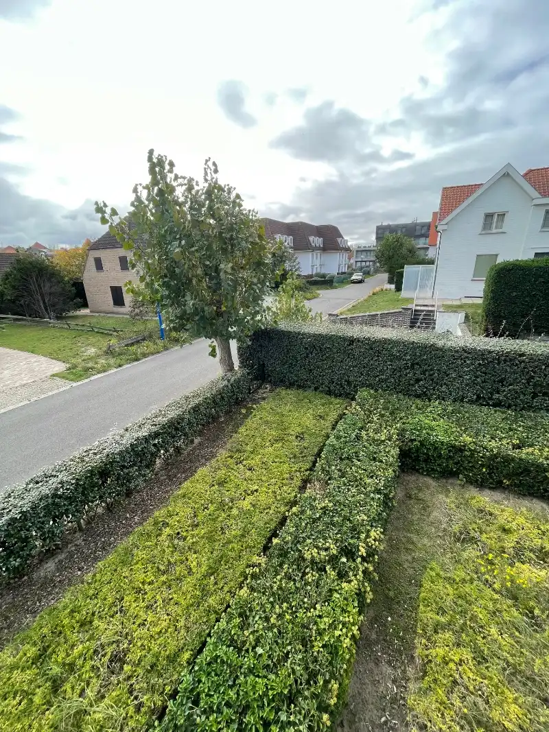 Ruim en rustig  gelegen villa-appartement met 2 slaapkamers en 3 terrassen - een unieke kans! foto 19