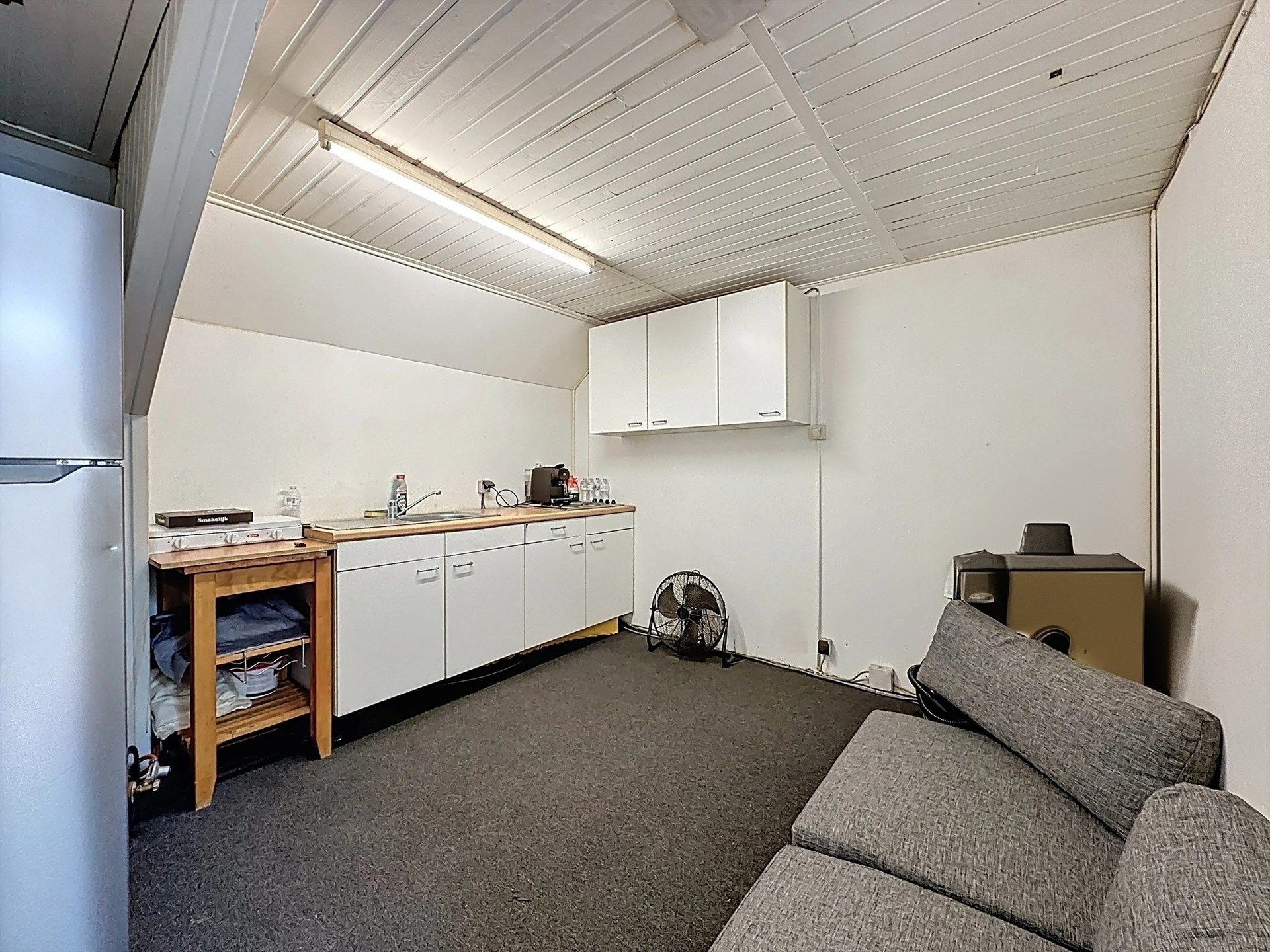 Commerciële ruimte/handelspand gelegen in hartje Belsele. foto 12