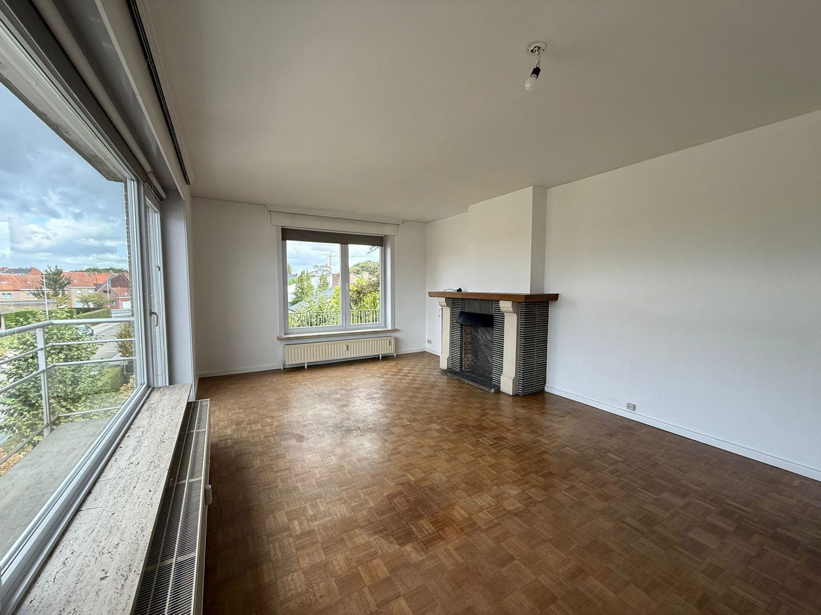 Appartement met 3 slaapkamers, balkon en garage nabij het centrum foto 3