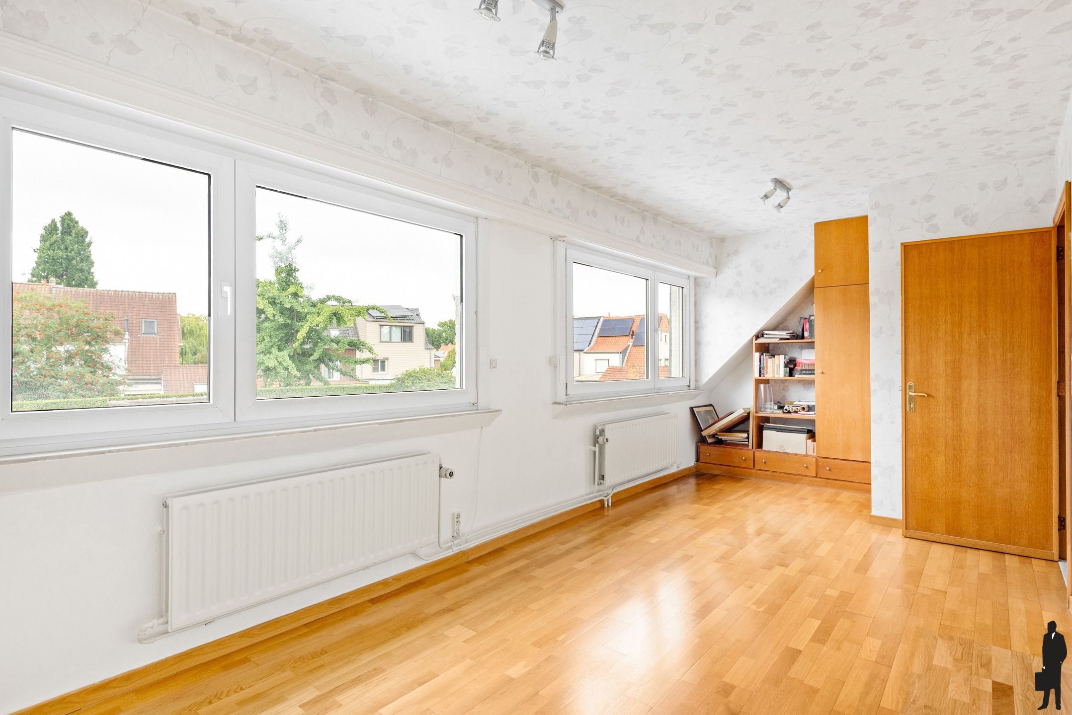 Te renoveren woning met 3 slpks op een TOP locatie in Hove  foto 18