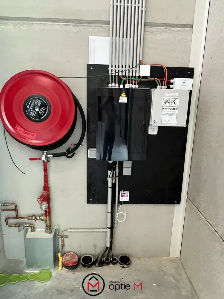 Centraal gelegen KMO-unit met sanitair/verwarming/airco in Hasselt te huur foto 8