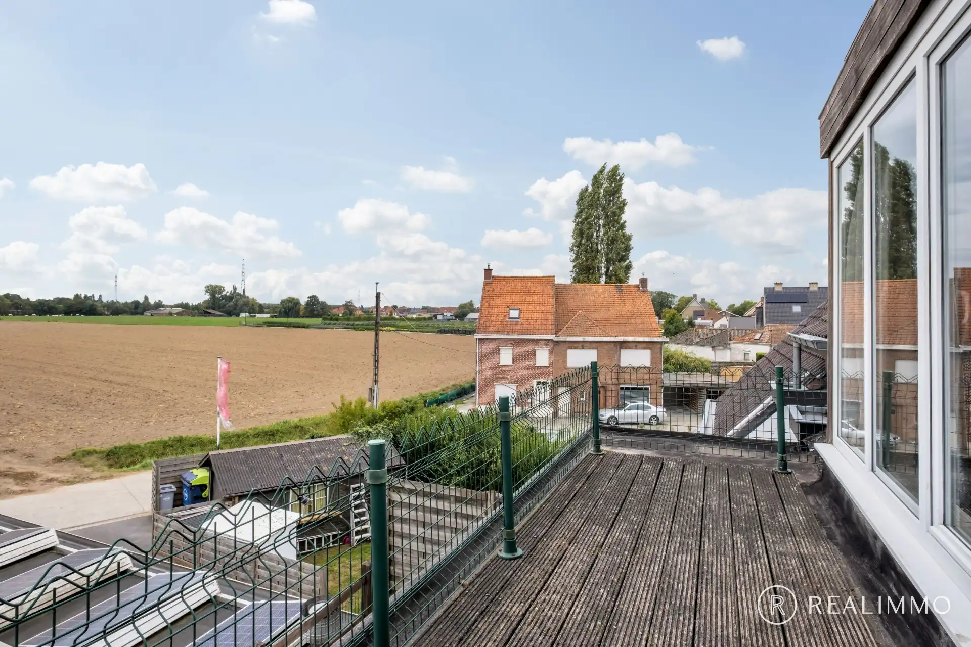 2 instapklare verhuurde appartementen met 2 slaapkamers en autostaanplaats foto 7