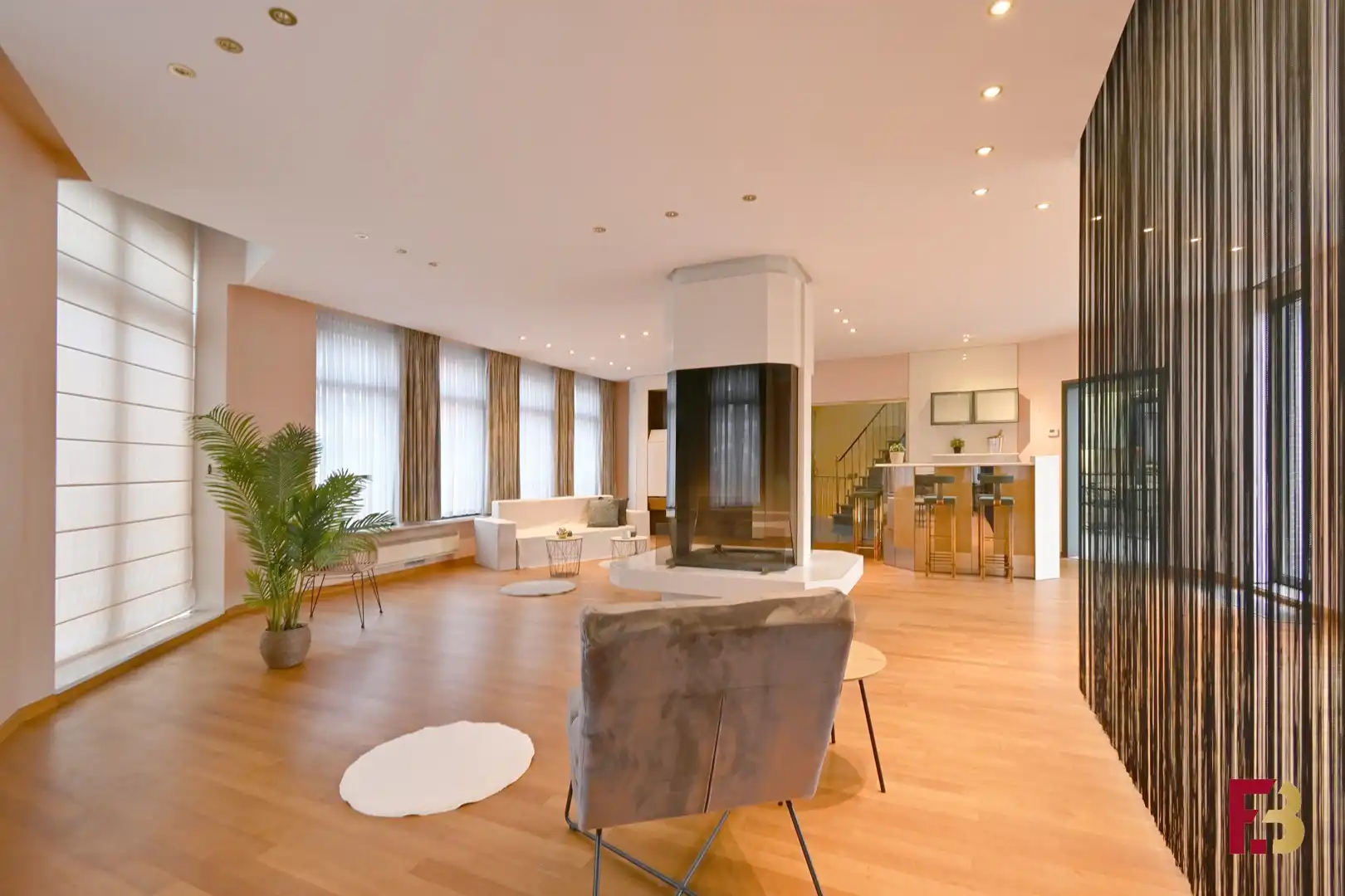 Handelspand met luxueus duplex appartement in het hartje van de Vlaamse Ardennen foto 10