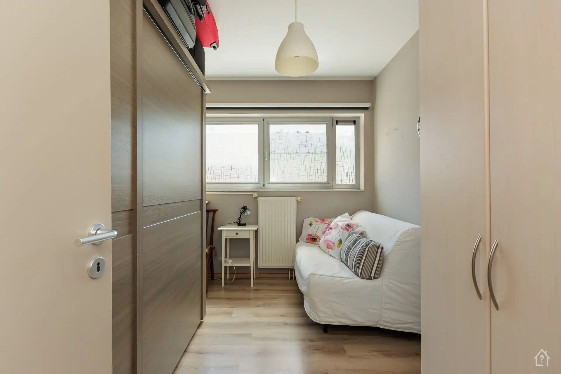 Gelijkvloers 3 Slaapkamer Appartement met parkeerplaats foto 12