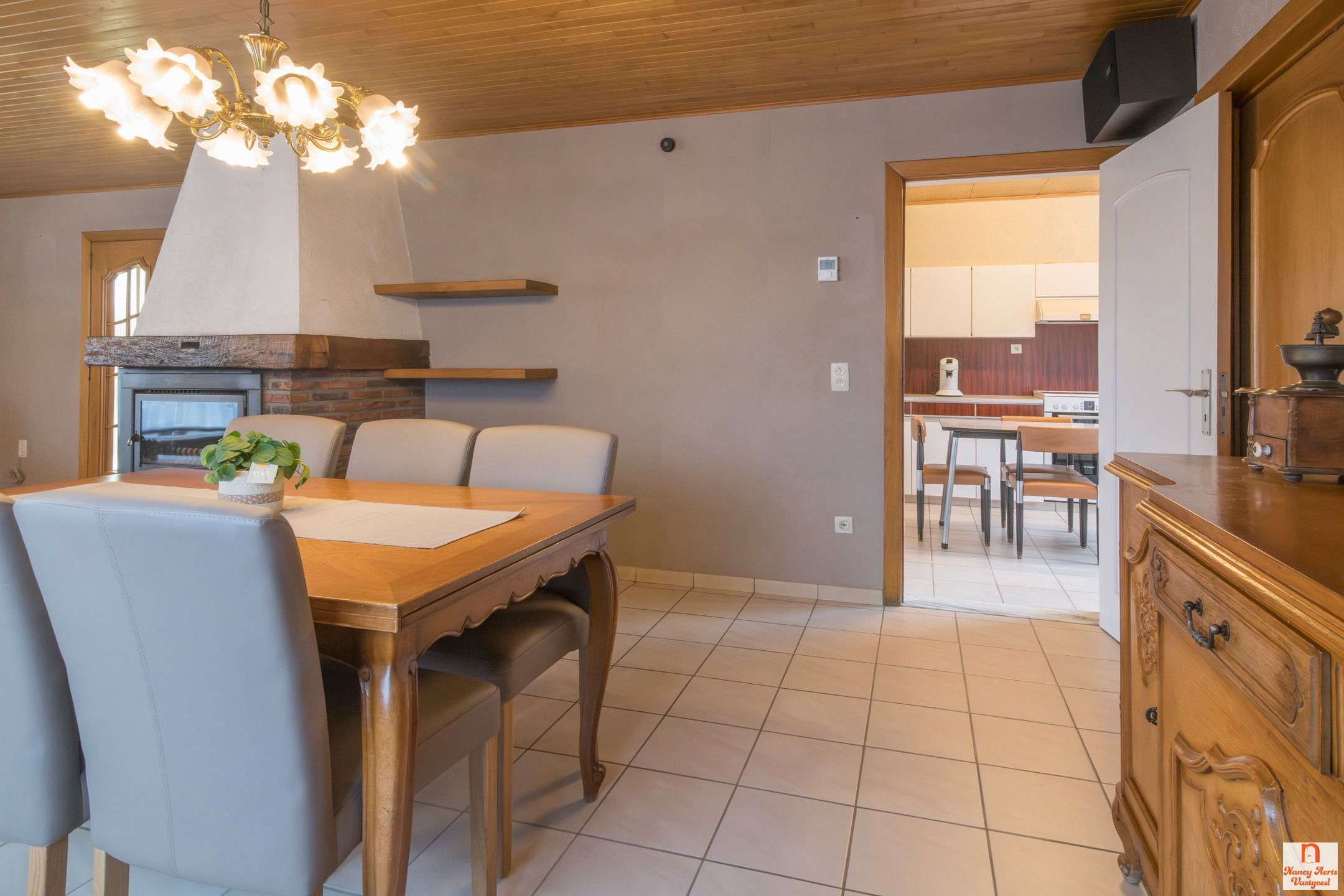 Split-level woning met grote tuin en vrij uitzicht foto 39