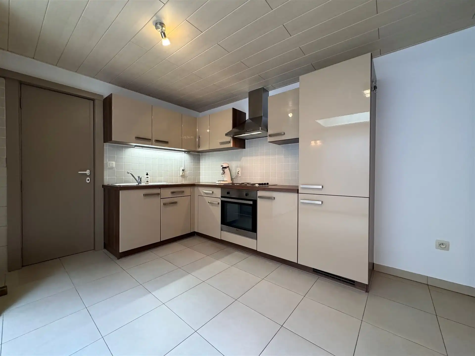Knusse rijwoning op centrale ligging. foto 6