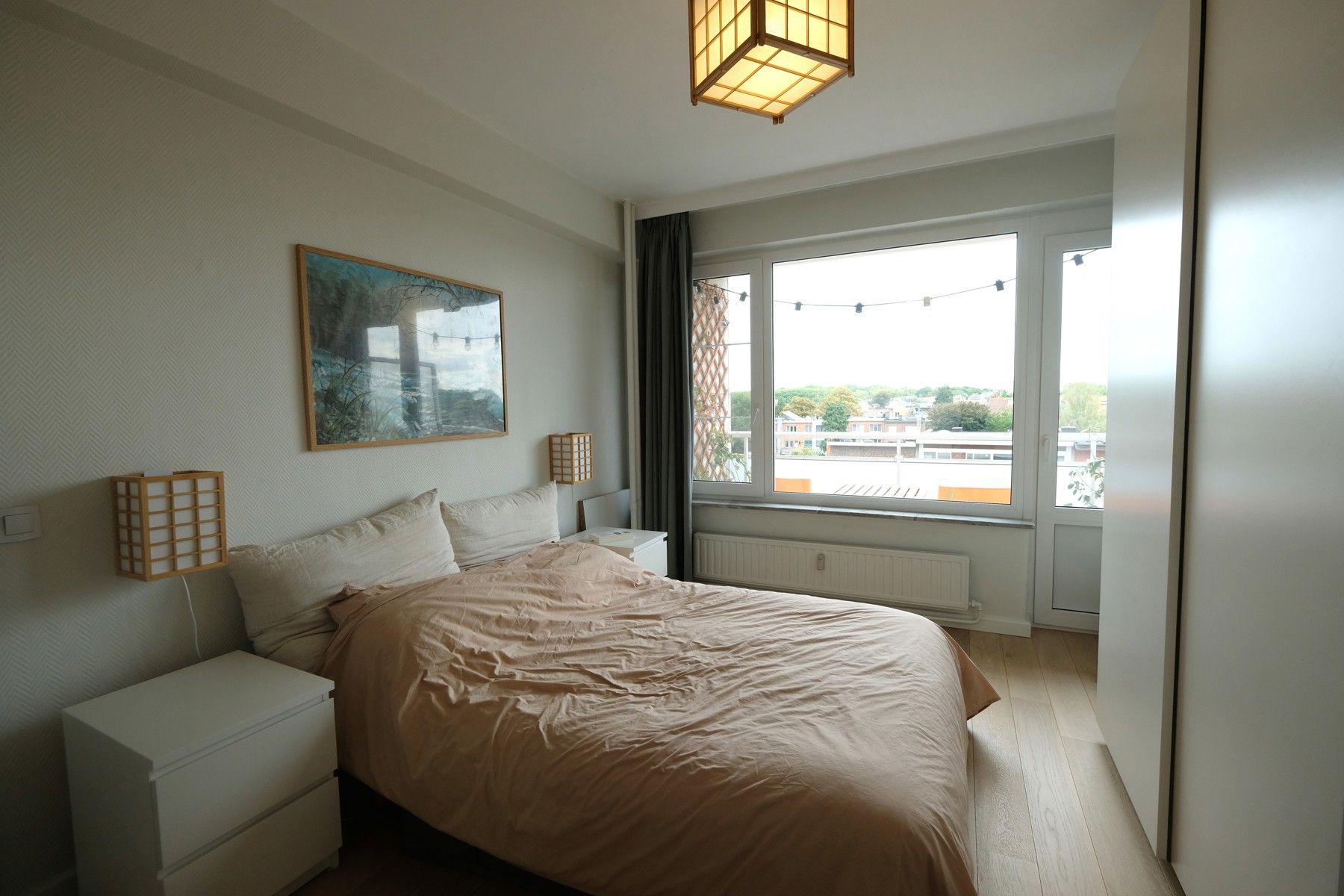 Hip en lichtrijk appartement in Berchem foto 5