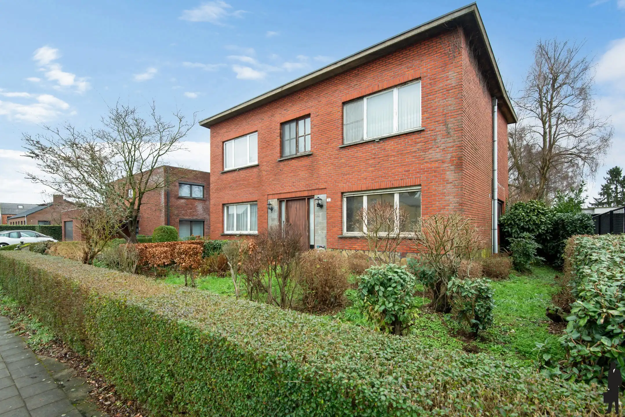 Te renoveren woning met veel mogelijkheden op een toplocatie foto 4