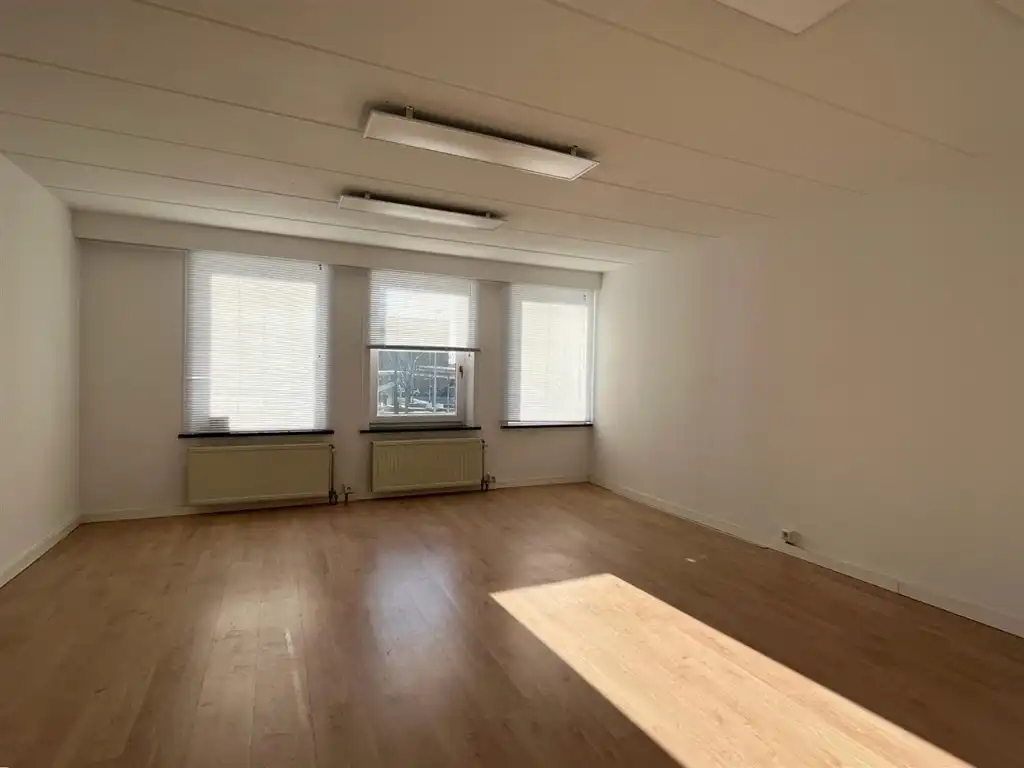 BUSINESS CENTER DERBYSTRAAT 51 foto 3
