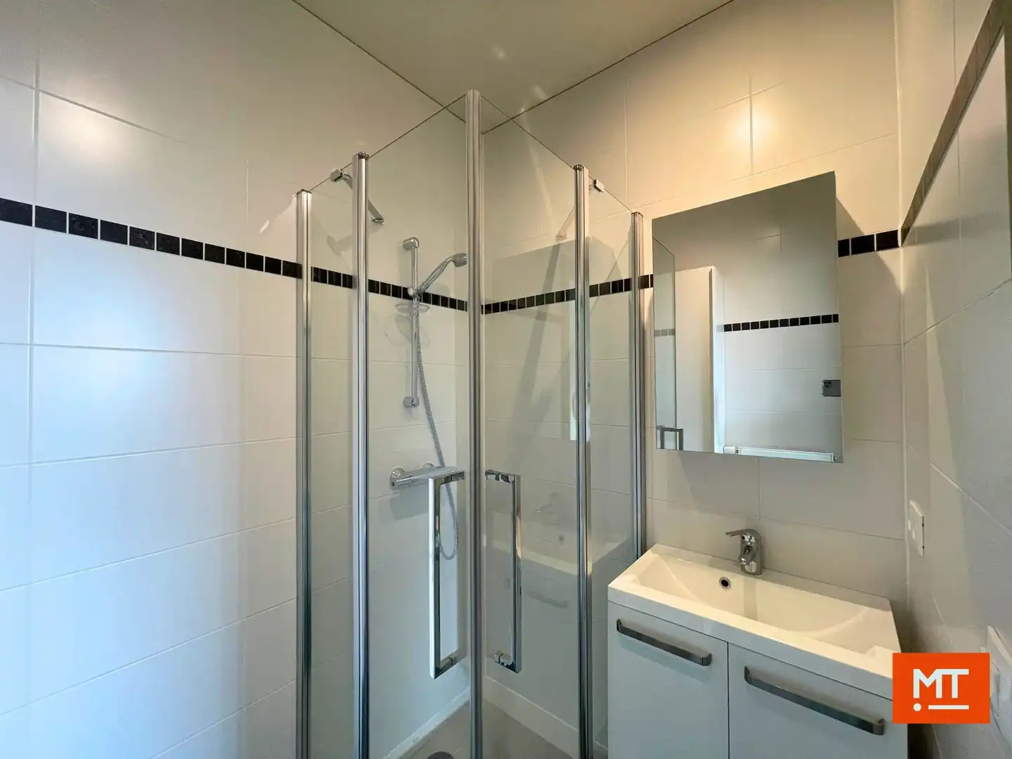 Instapklaar éénslaapkamerappartement met groot terras en ondergrondse staanplaats te huur in Izegem foto 10