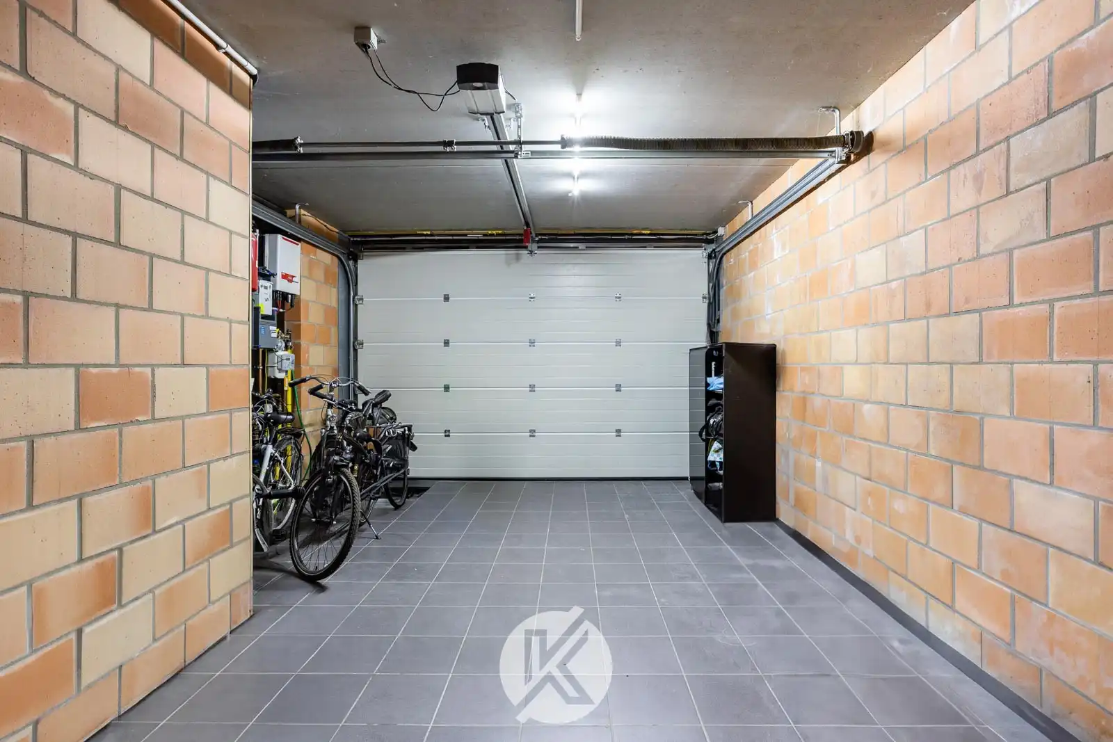 Kwalitatieve woning in moderne stijl foto 25