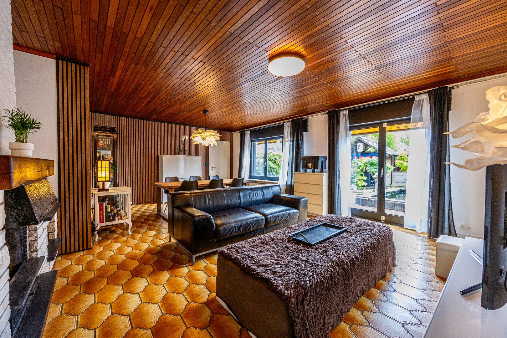 Ruime bungalow te koop met 2 slpk, garage en tuin foto 5