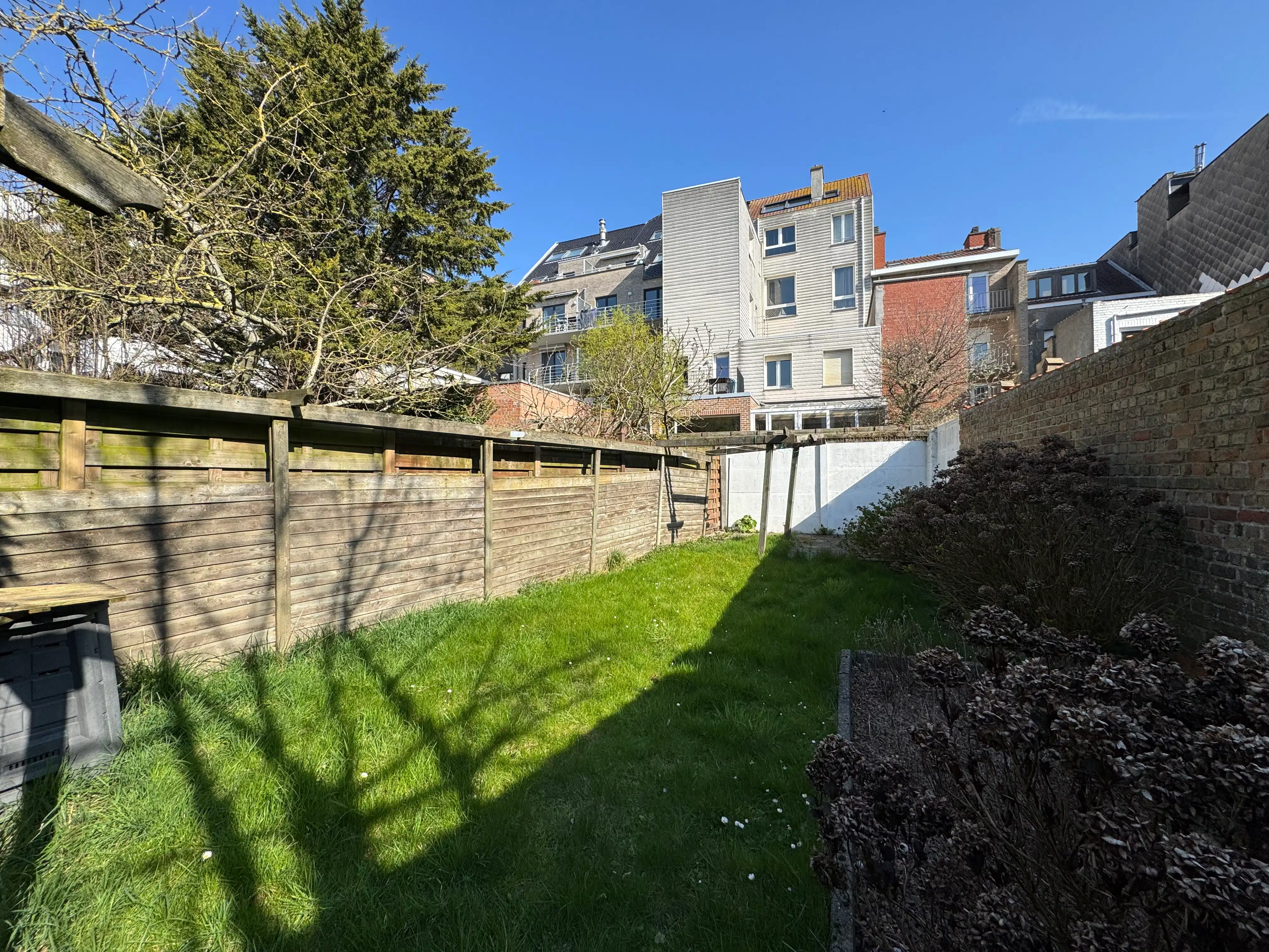 Unieke renovatiekans op topligging in Mariakerke foto 18