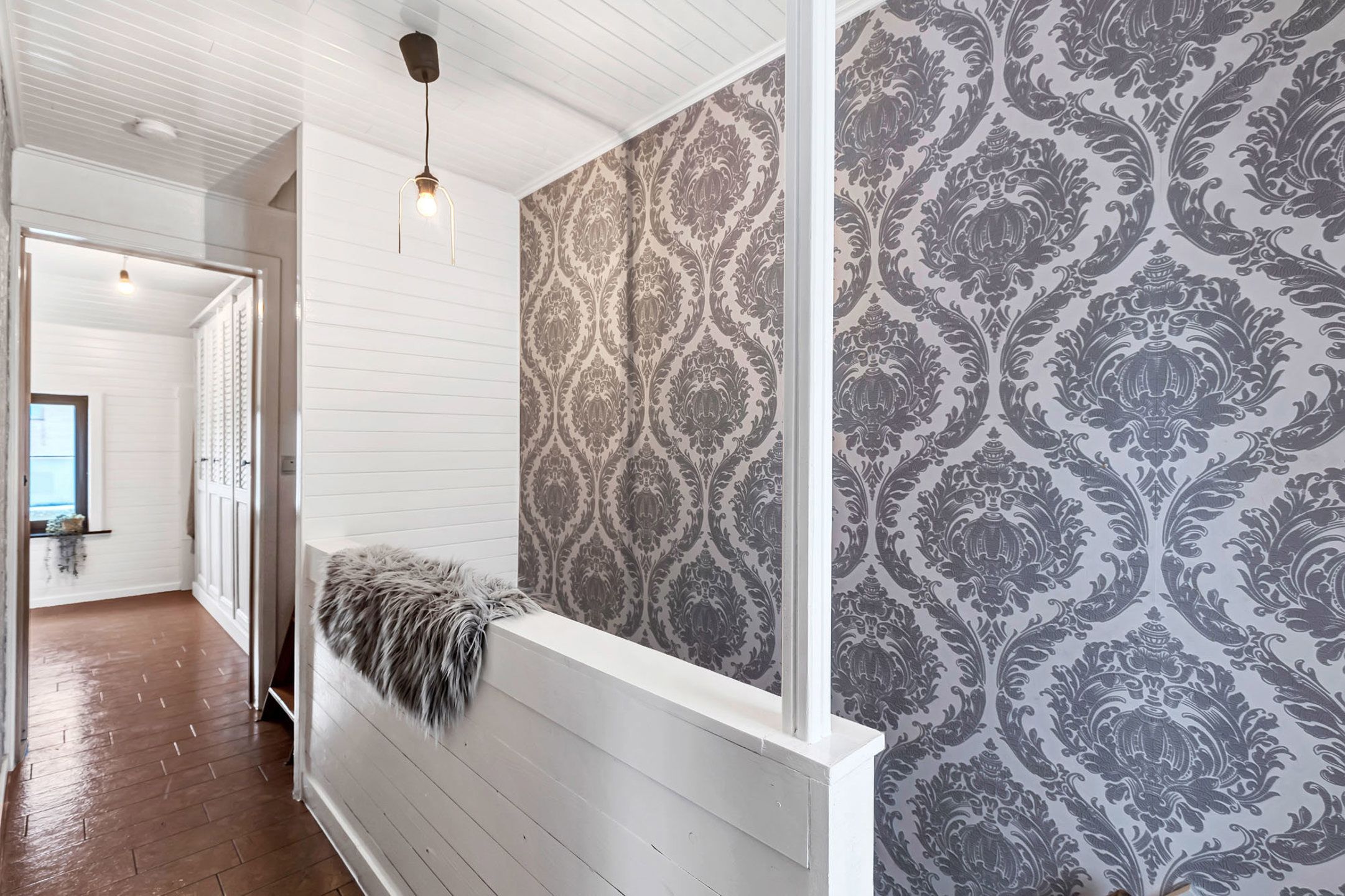 Instapklare gezinswoning met achteruitweg en garage te Deinze. foto 10