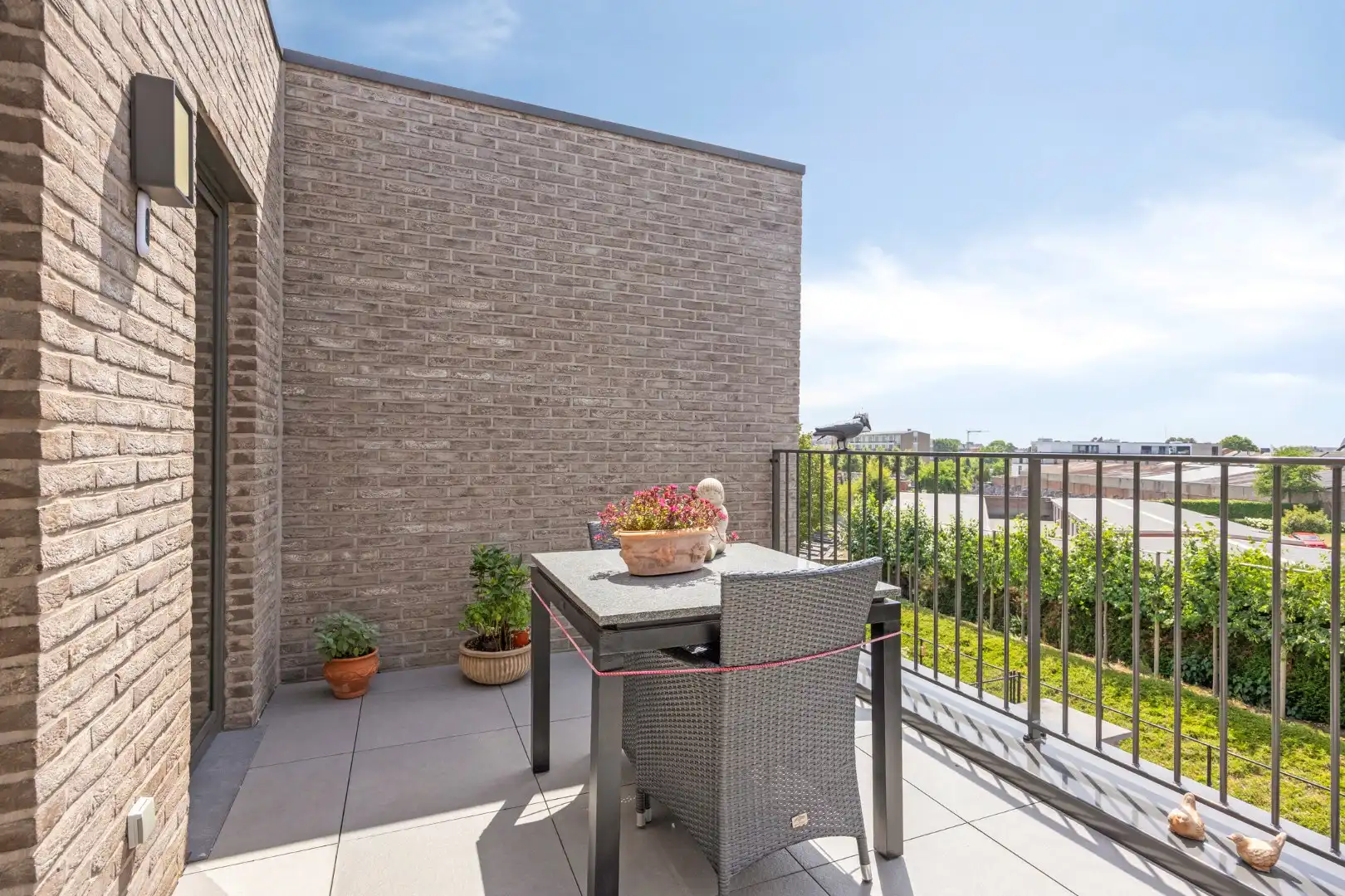 Standaard appartement met terras, lift en garage in het centrum van Tongeren - 2 slaapkamers, bouwjaar 2023, EPC-waarde 72.00, energielabel A, zonnige tuin op h foto 6