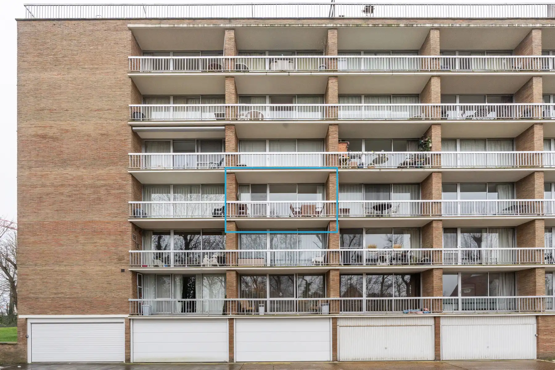 Ruime flat in een groene omgeving foto 10