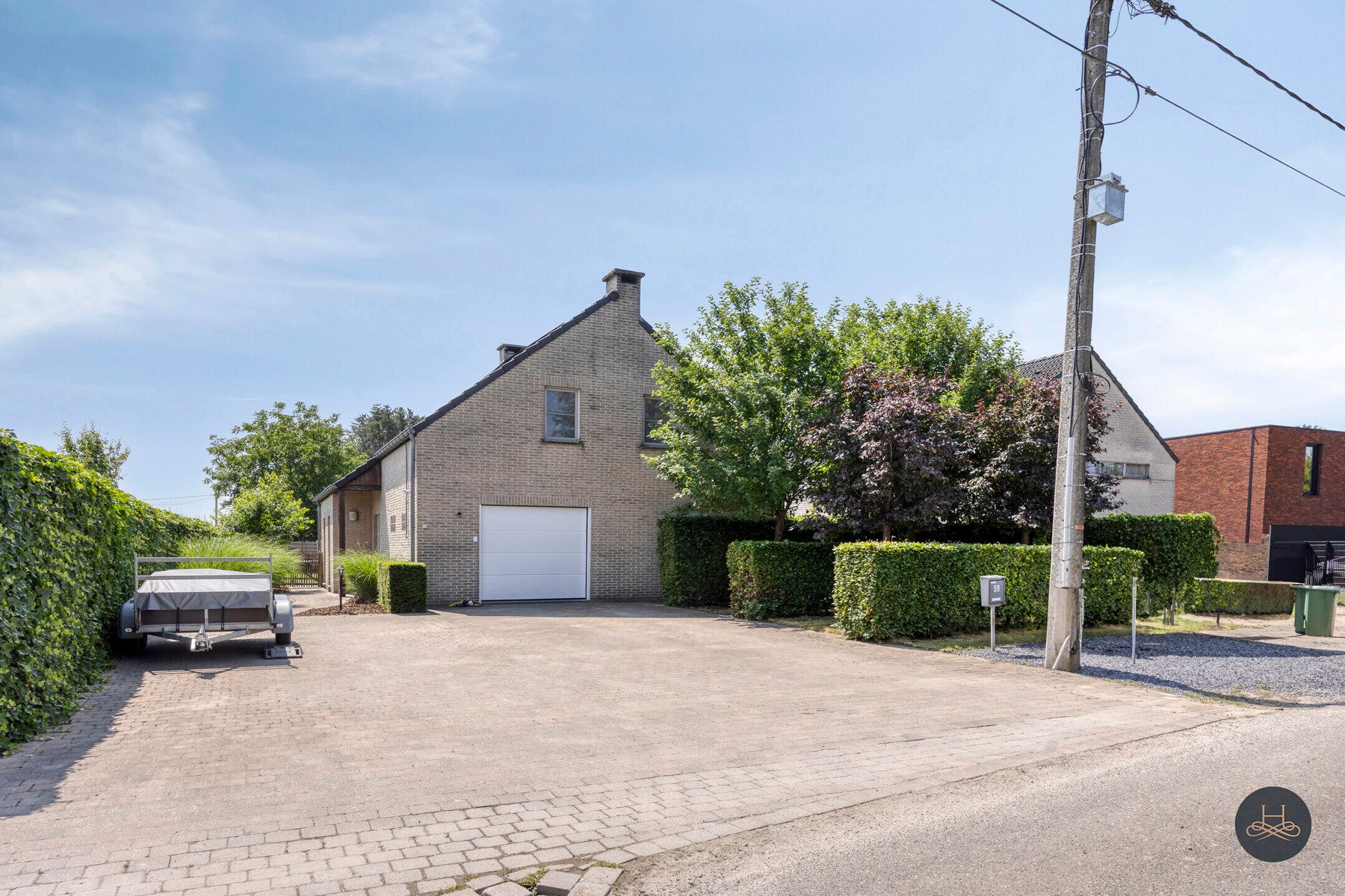 Rustig gelegen, zuinige, moderne open woning met ruime tuin foto {{pictureIndex}}