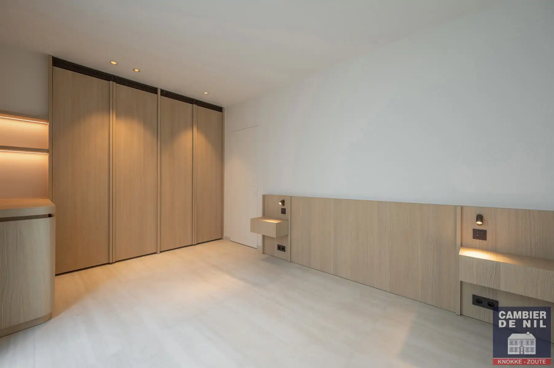 Schitterend afgewerkte nieuwbouwwoning, zeer centraal gelegen, op enkele passen van de groentemarkt foto 7