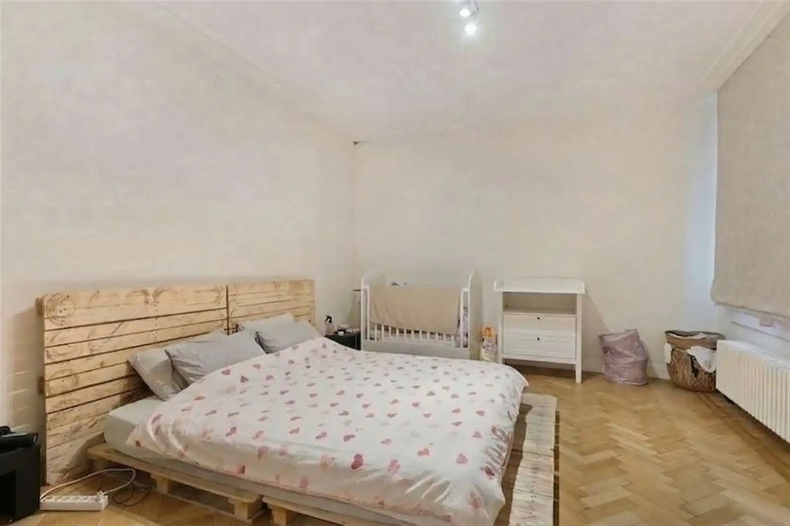 Berchem – Charmant 2-slaapkamerappartement in prachtige art-deco woning

 foto 12