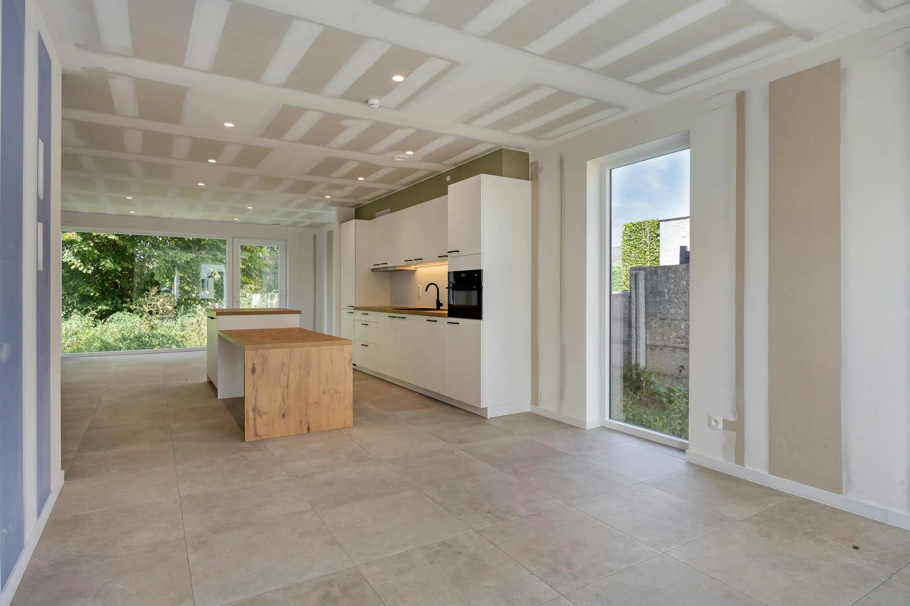 Recente halfopen woning met 3 slaapkamers in Leopoldsburg foto 4