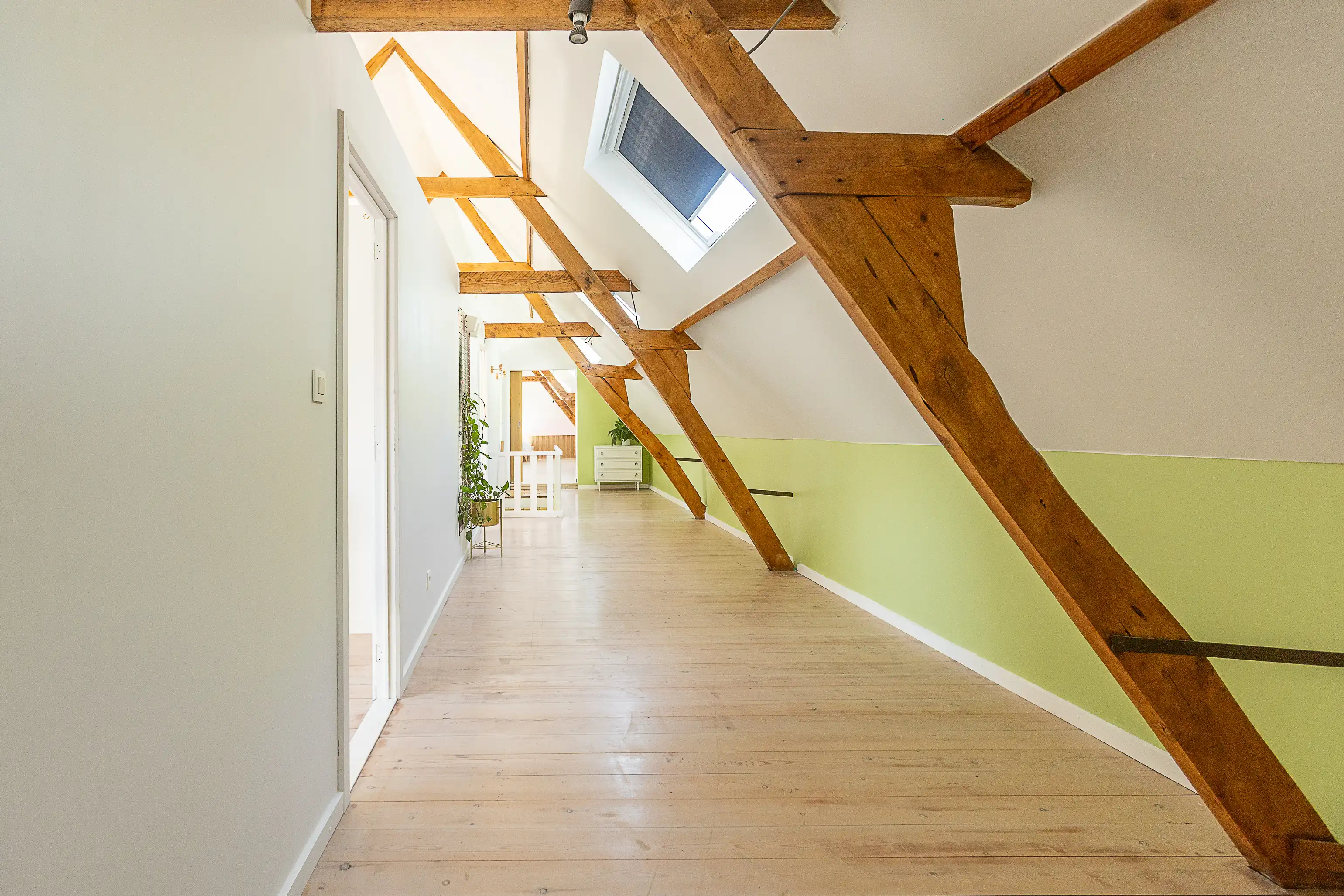 Exclusief wonen - karaktervolle villa op 3.296 m² groen foto 14