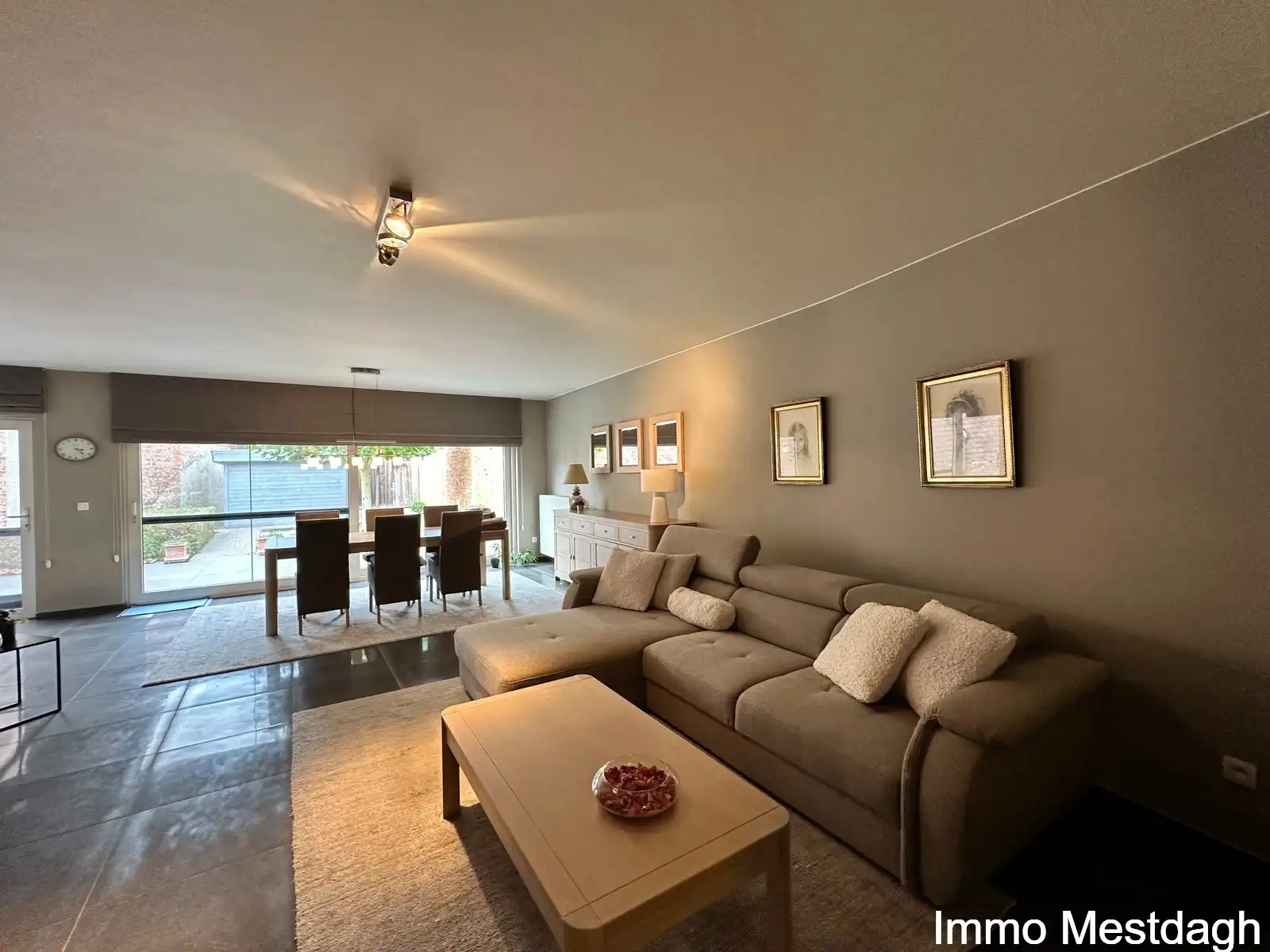 Ruim gelijkvloers appartement met tuin en autostaanplaats. foto 7