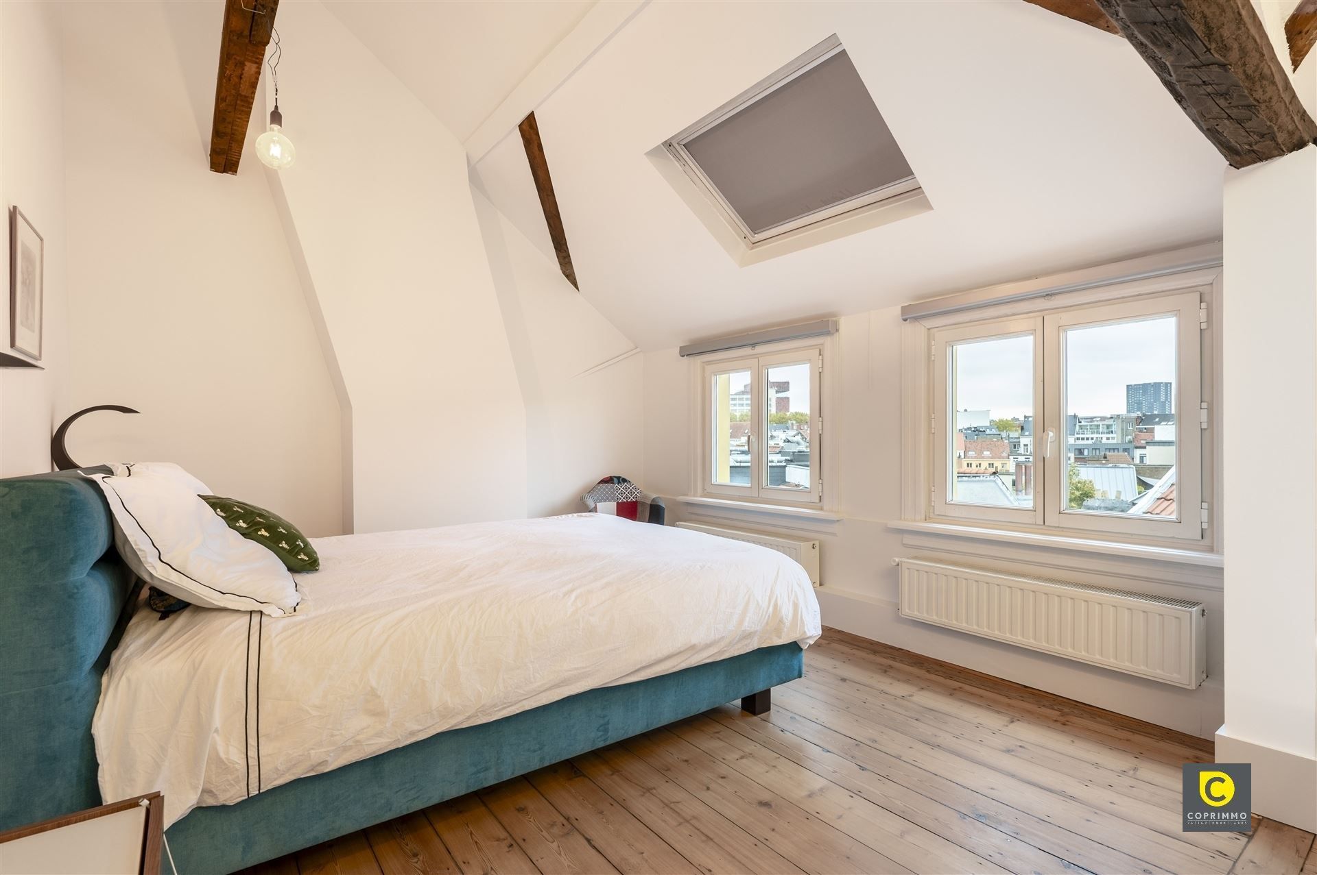 Unieke meesterwoning met garage foto 17