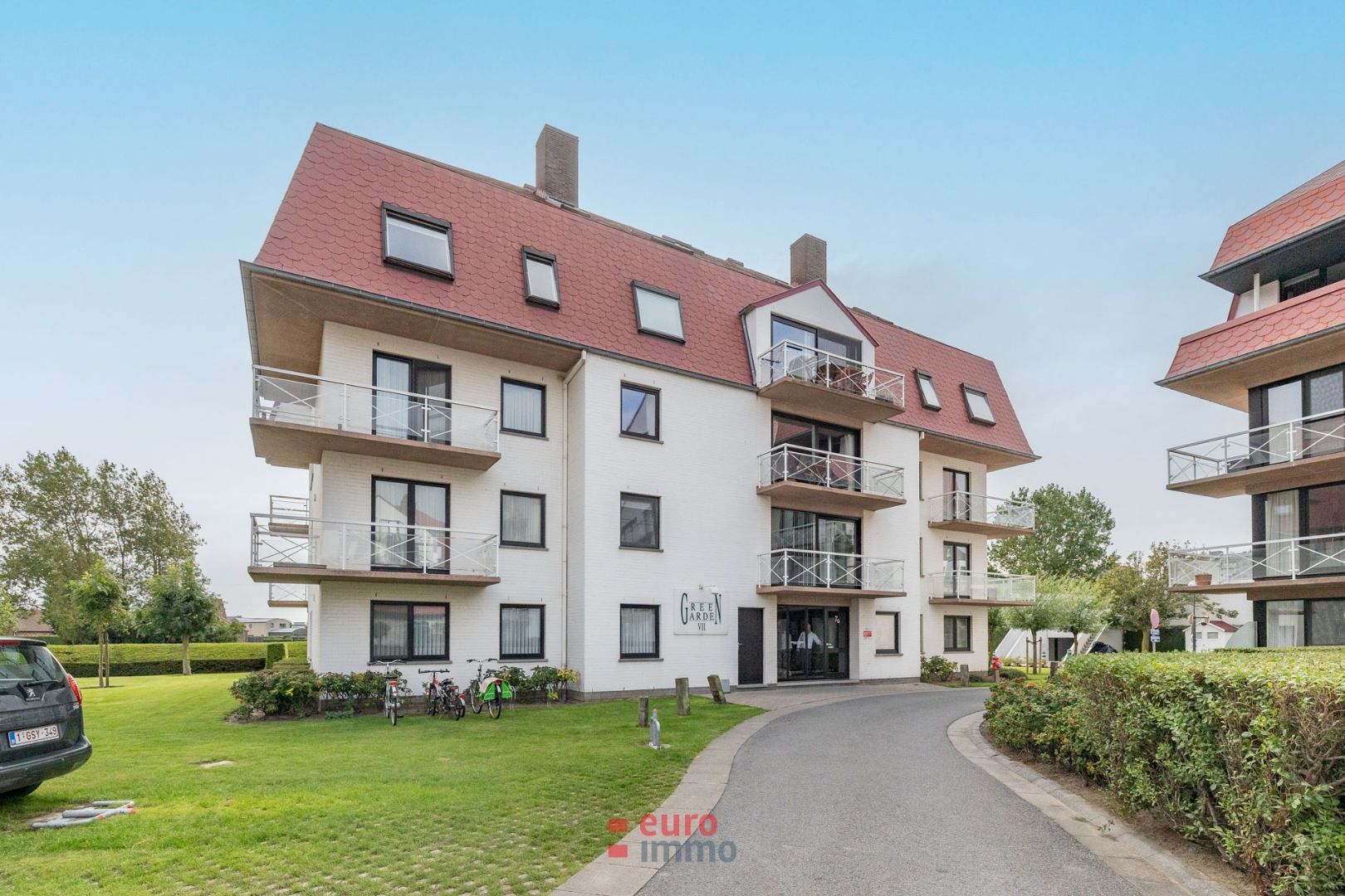 Zalig gelegen appartement met 2 slaapkamers in een zéér rustig domein tussen Westende en Middelkerke, op 300m van de zee en het zandstrand. foto 2