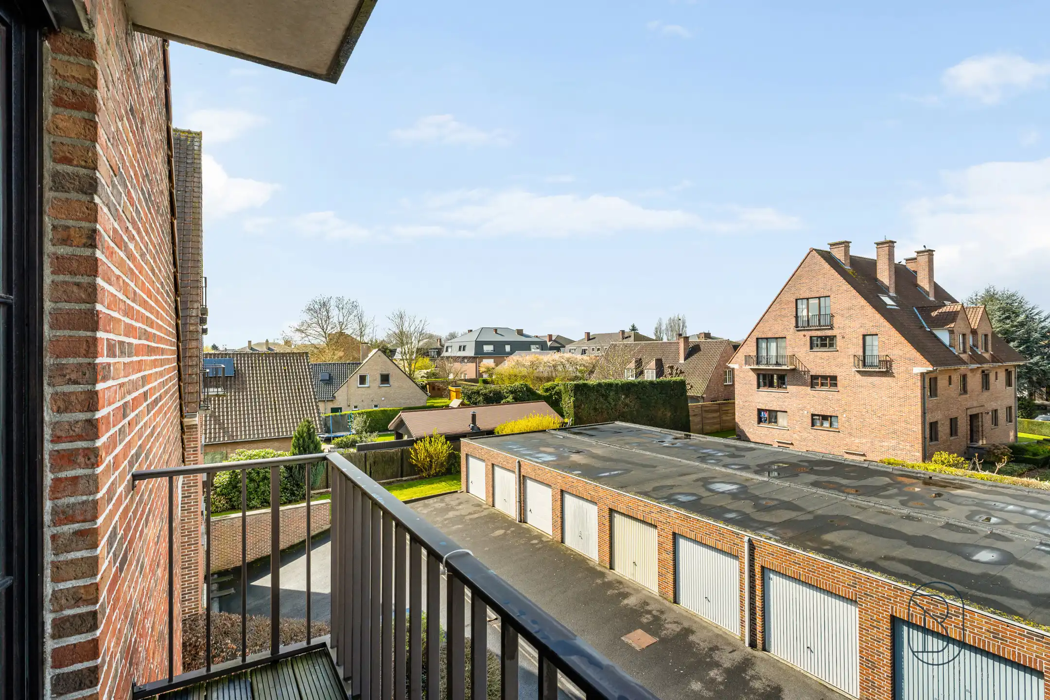 Instapklaar 2-slaapkamerappartement met garage in Harelbeke foto 16